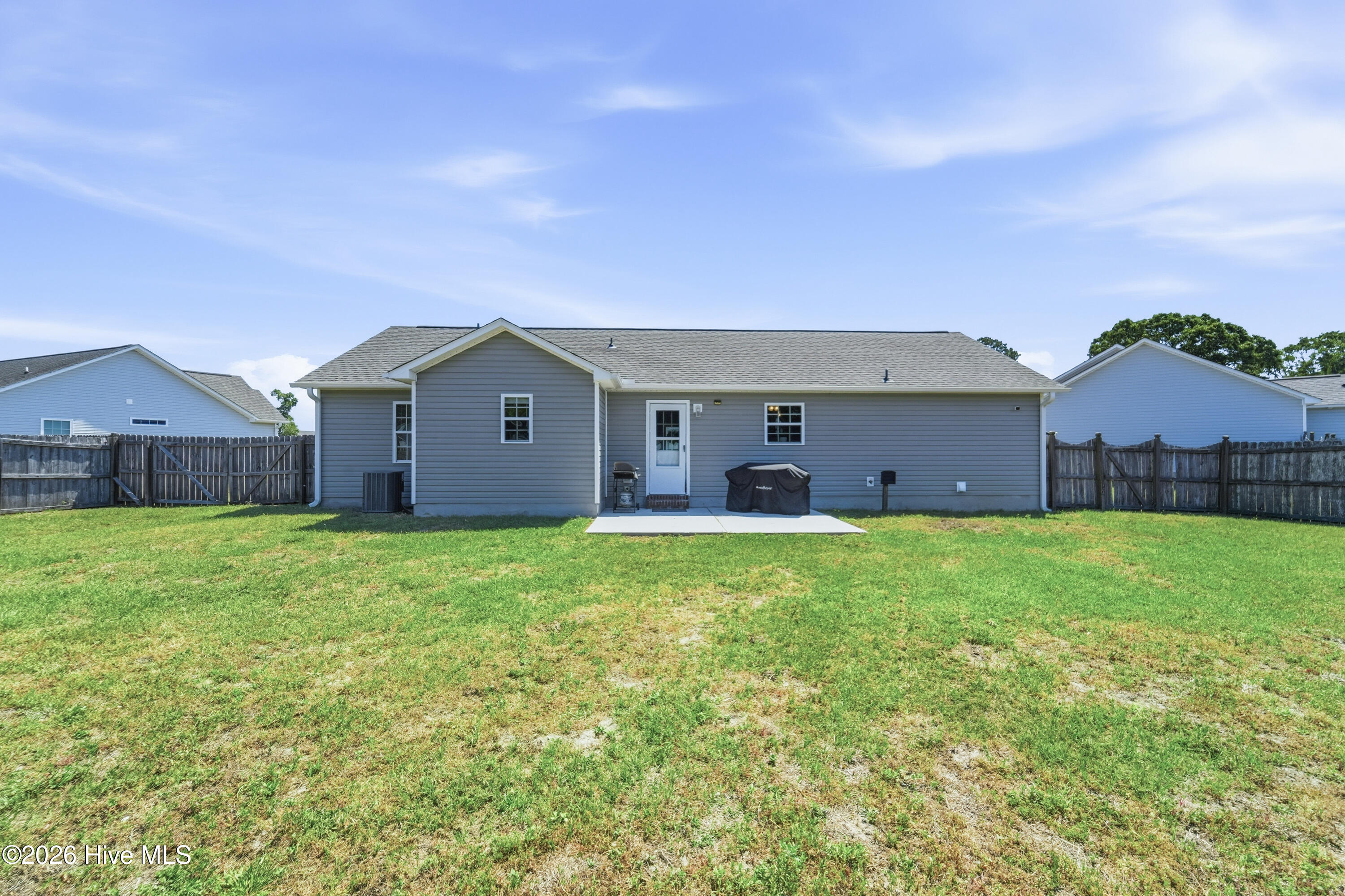 100568349 | Photo 18