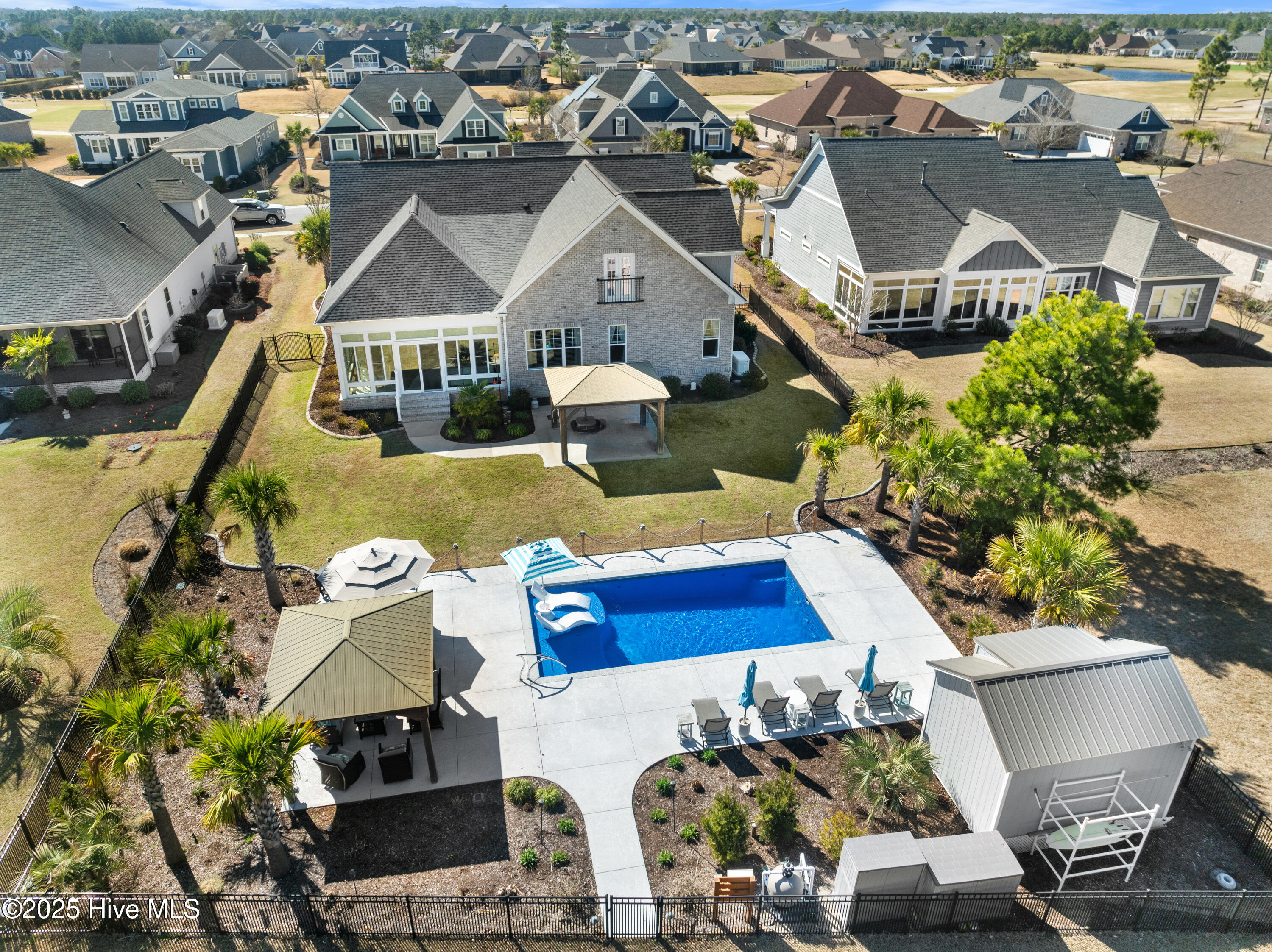 100494528 | Photo 69