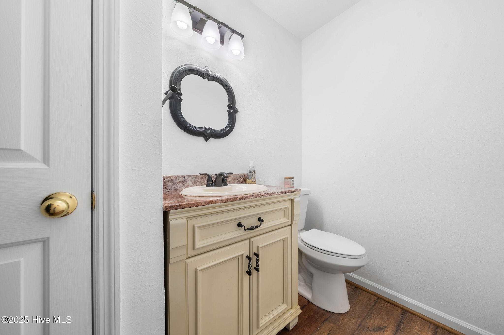 100541401 | Photo 27