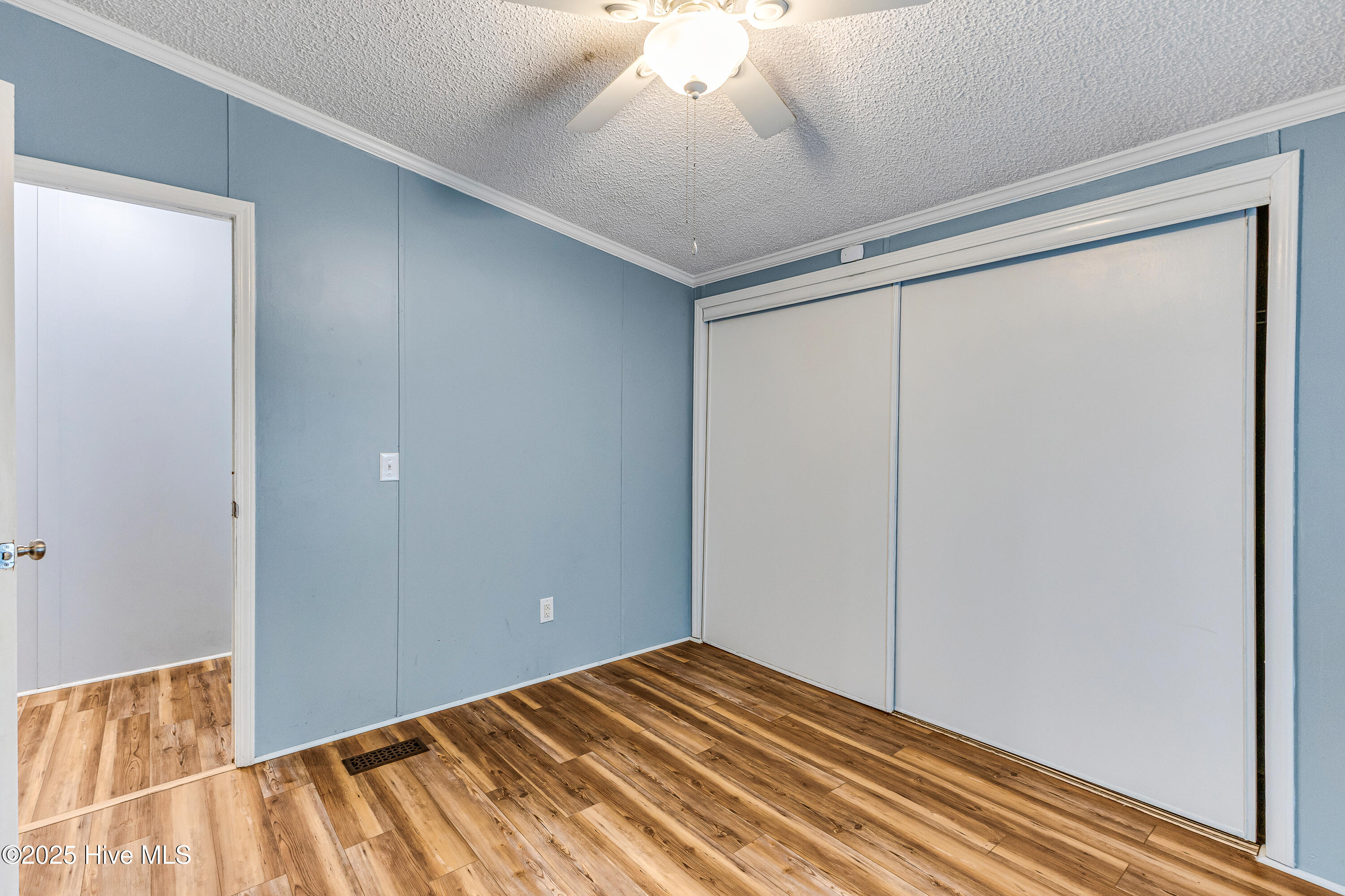 100539839 | Photo 25