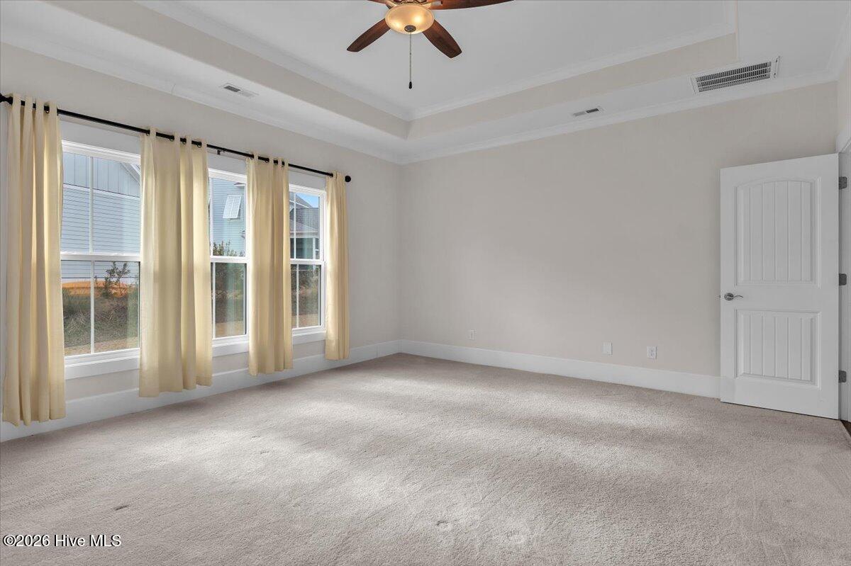 100548797 | Photo 64