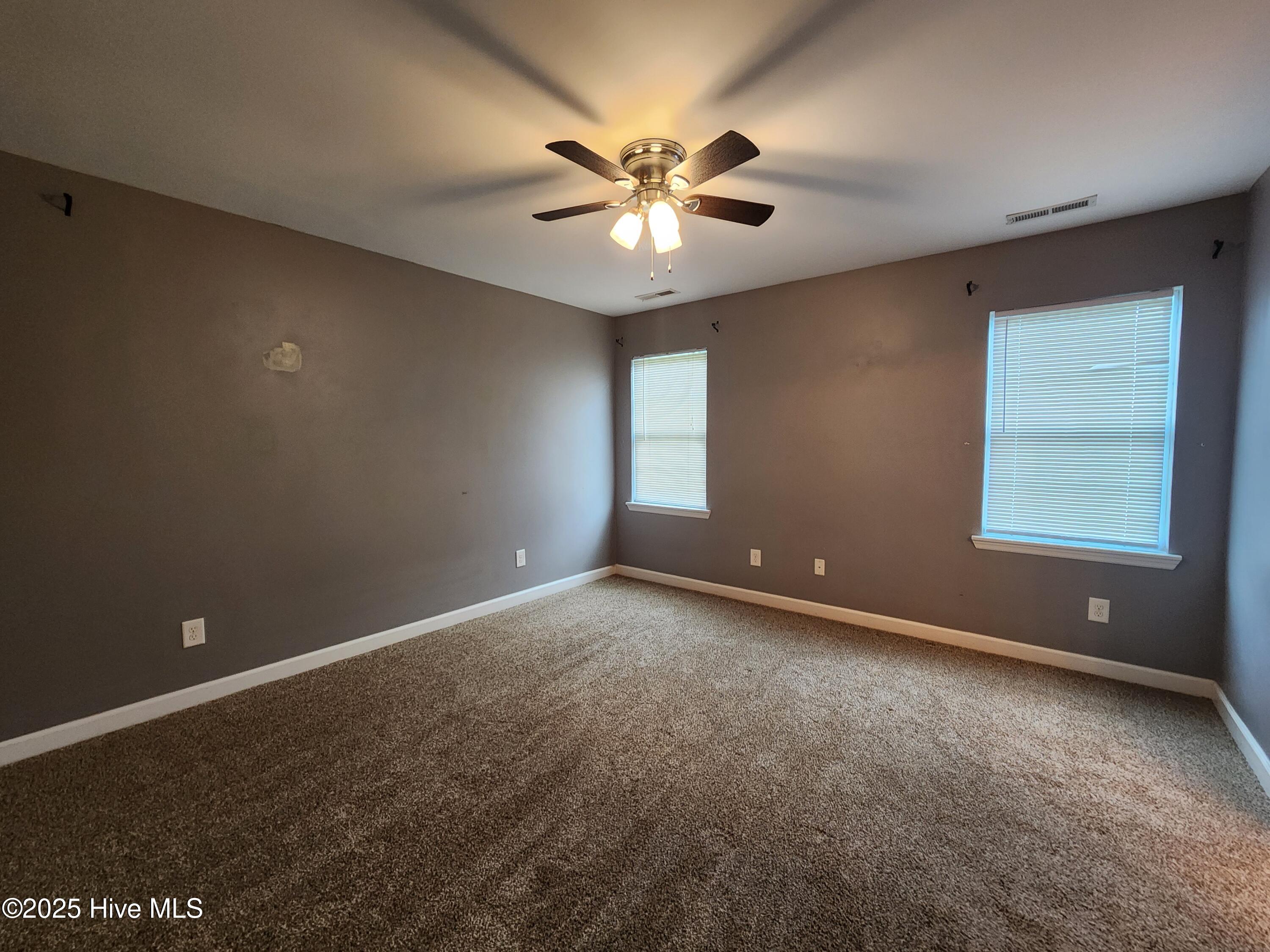 100563623 | Photo 15