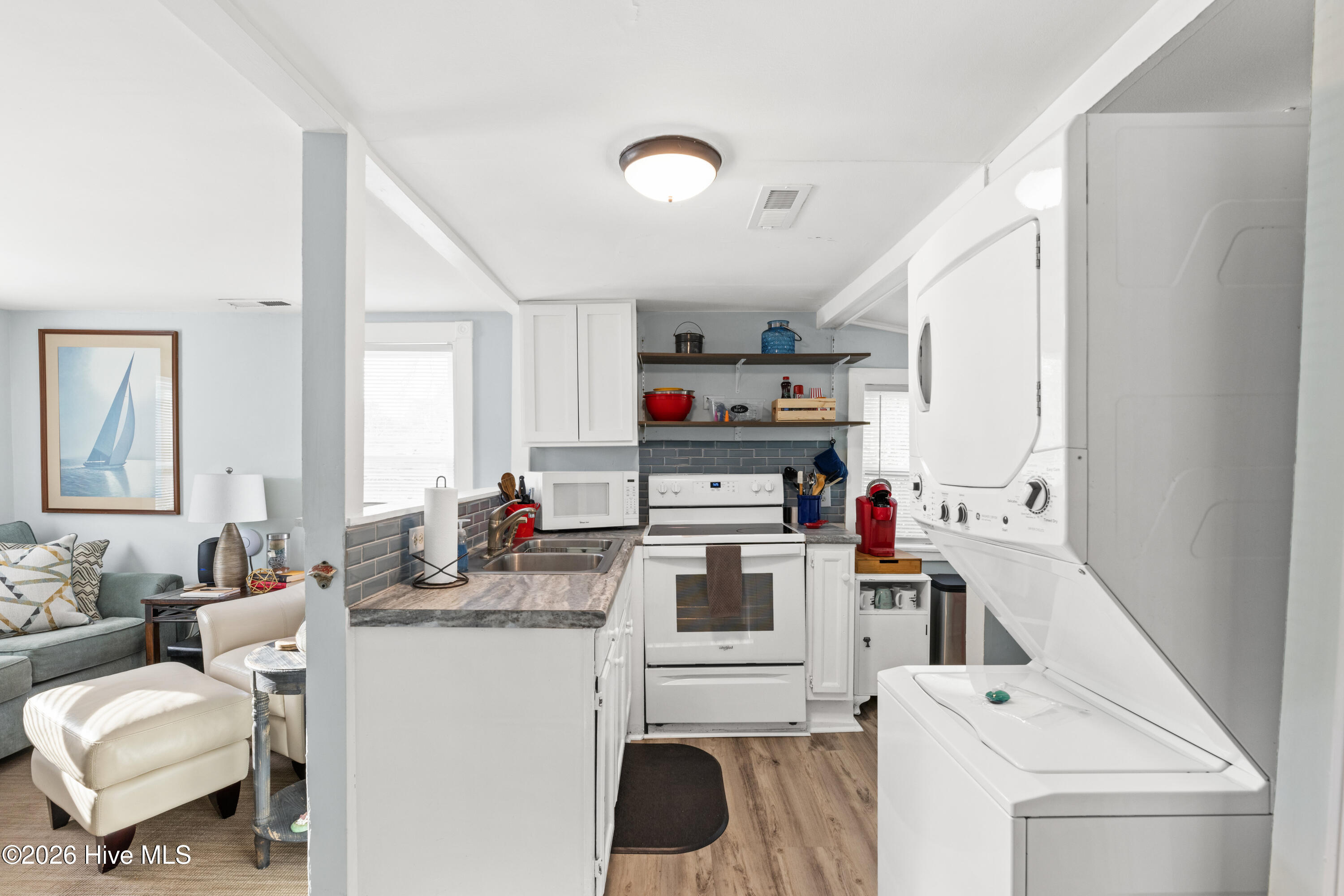 100561657 | Photo 10