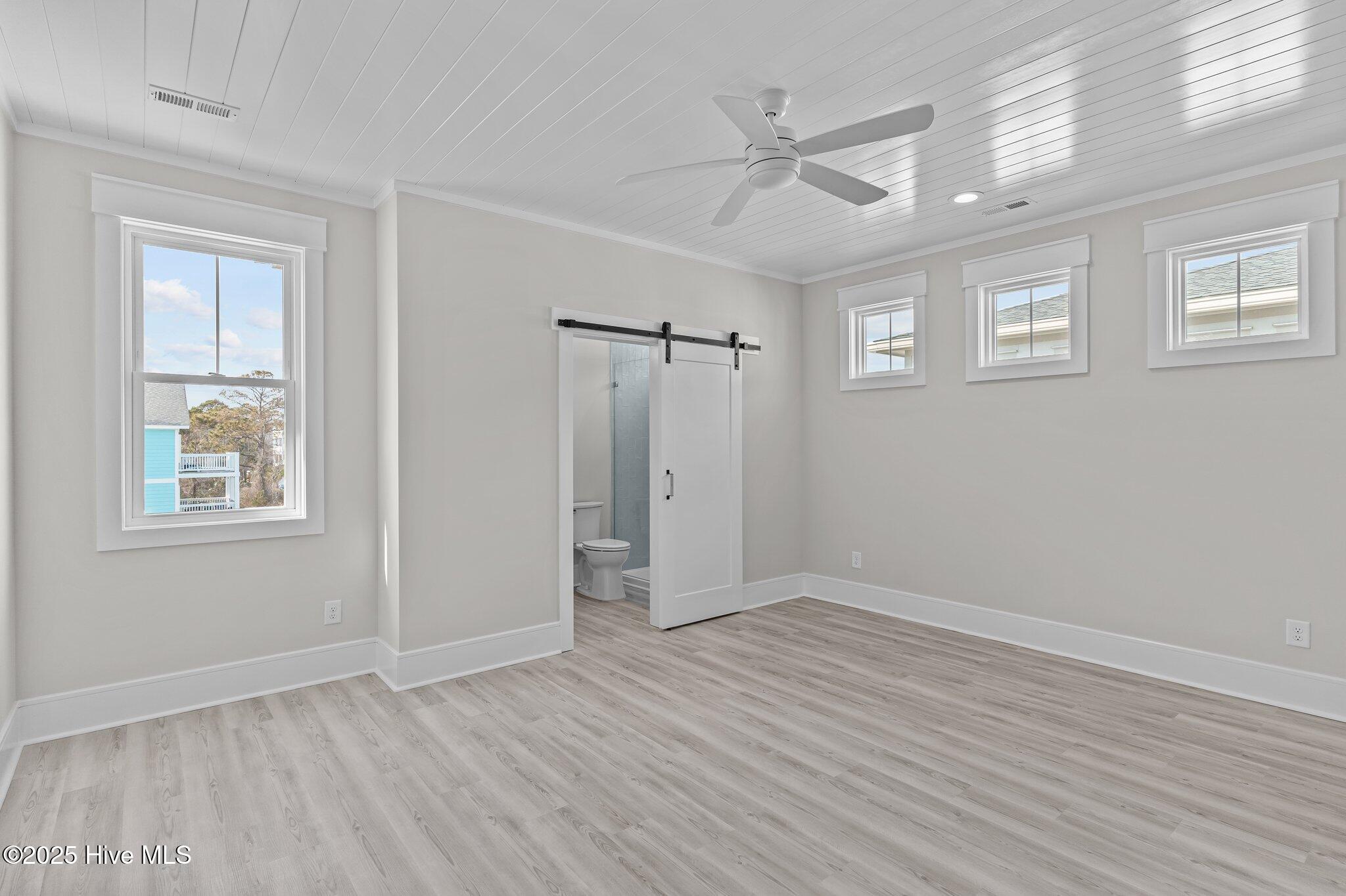 100560539 | Photo 22