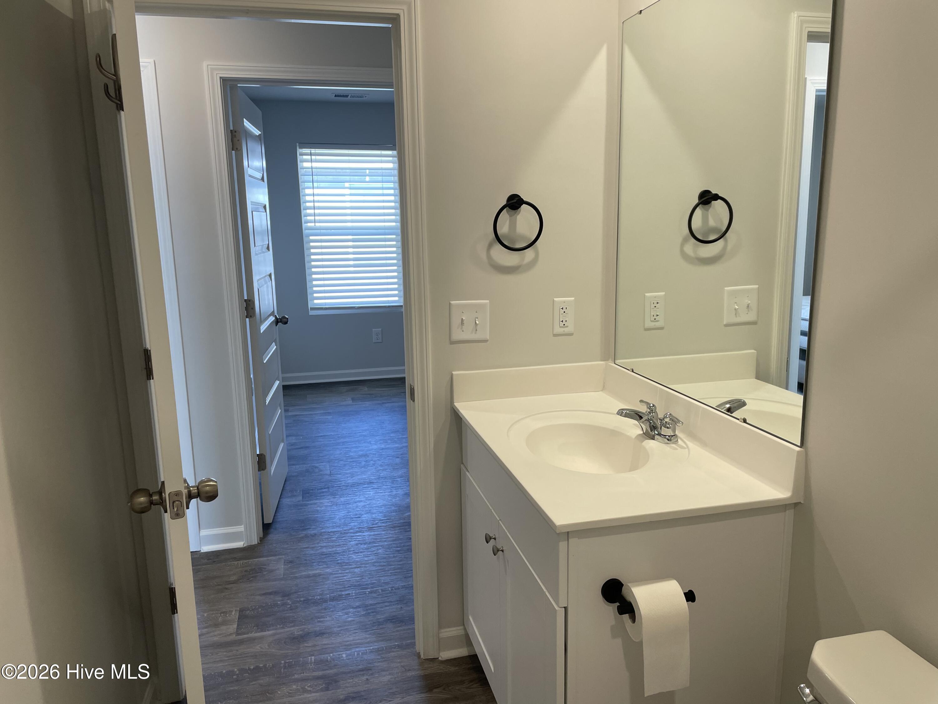 100560586 | Photo 22