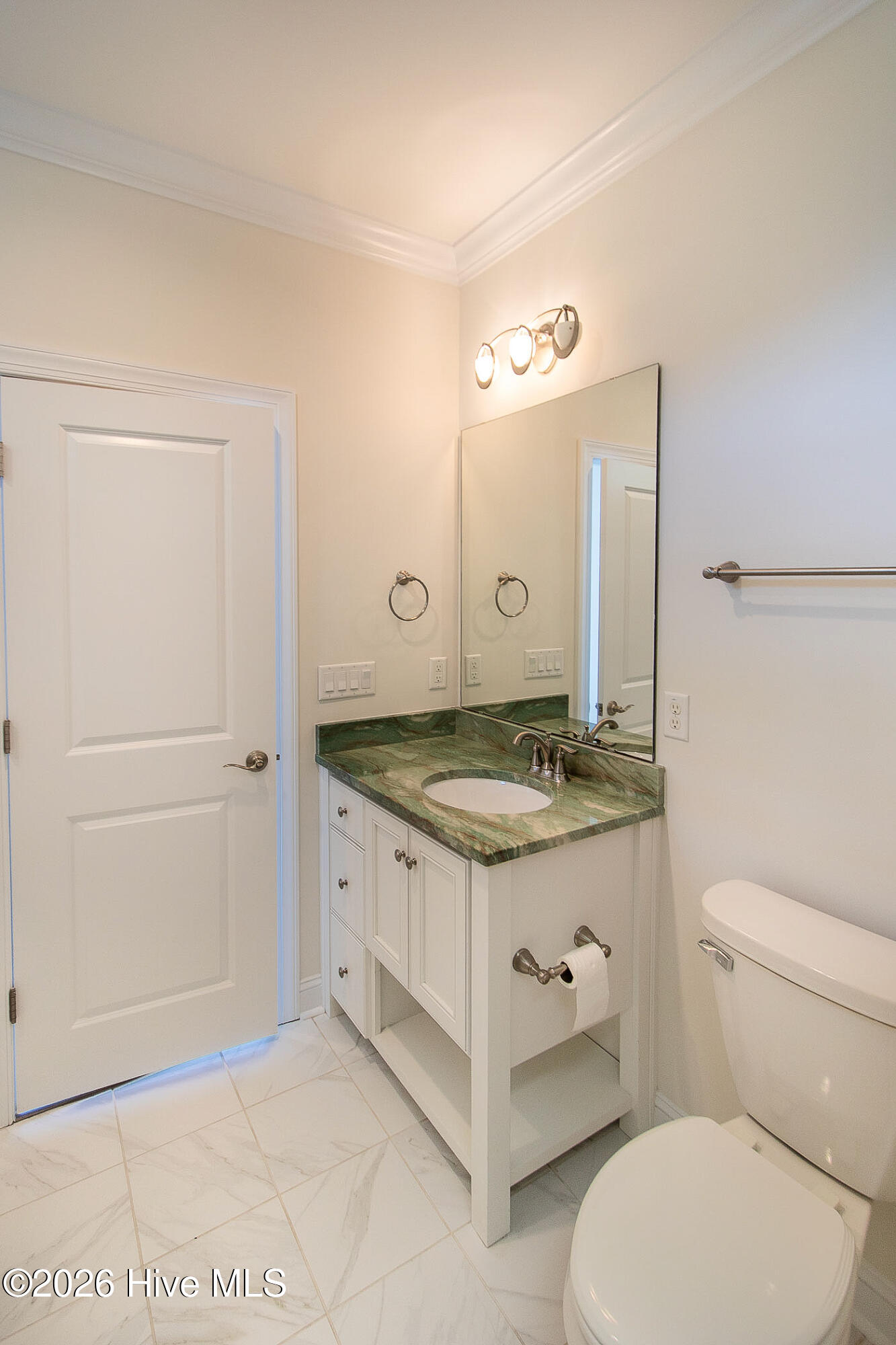 100568588 | Photo 54