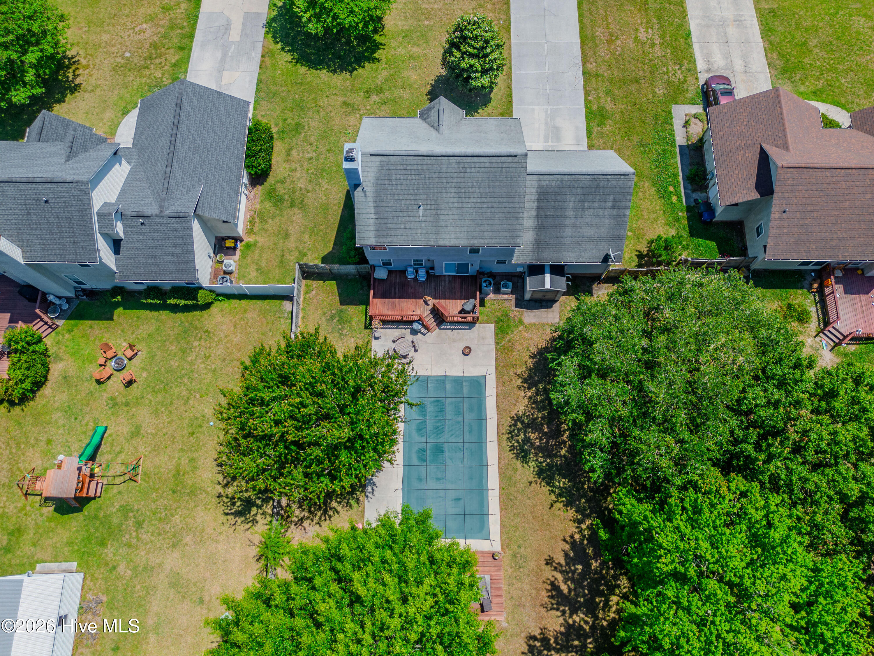 100569182 | Photo 76