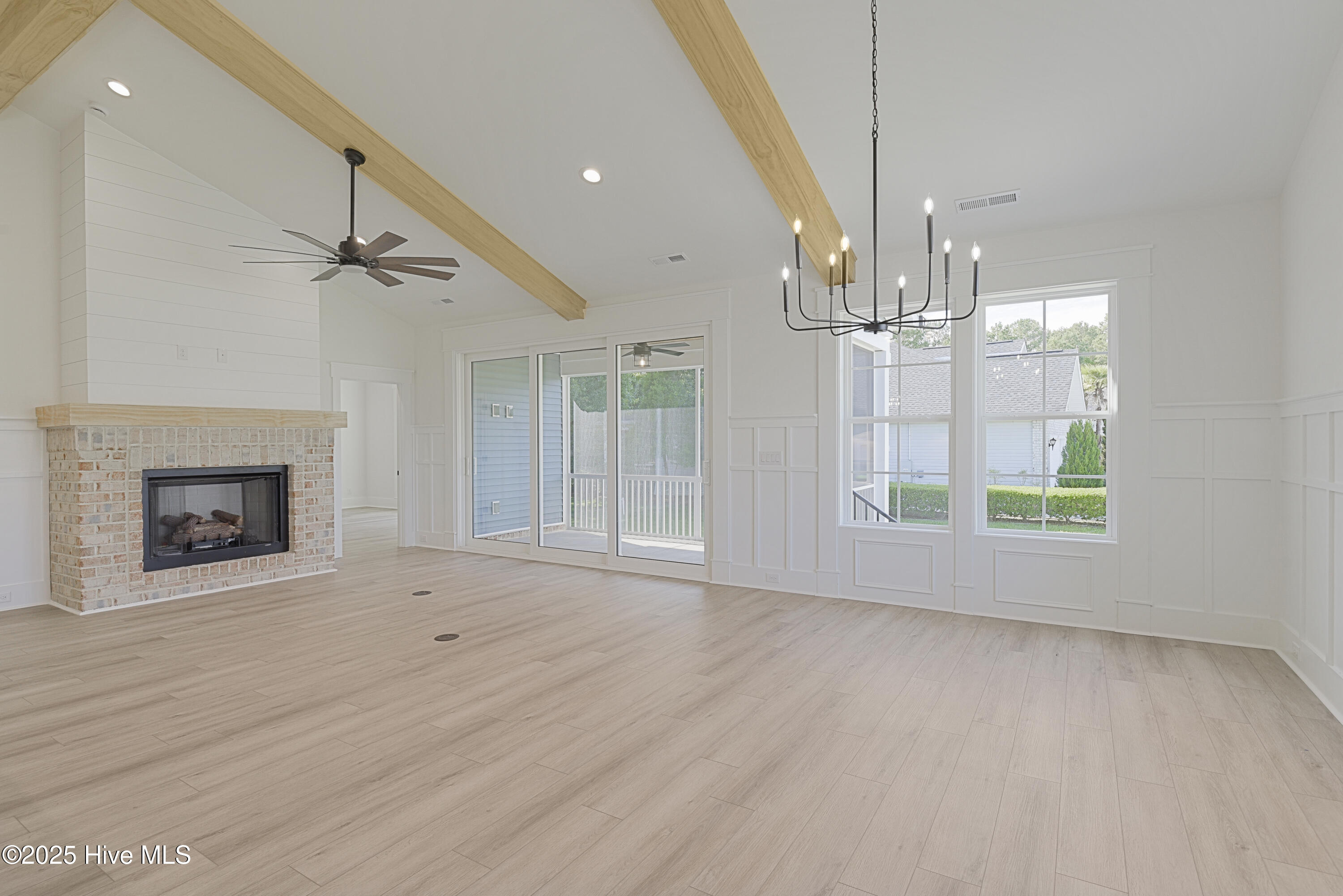 100541947 | Photo 26