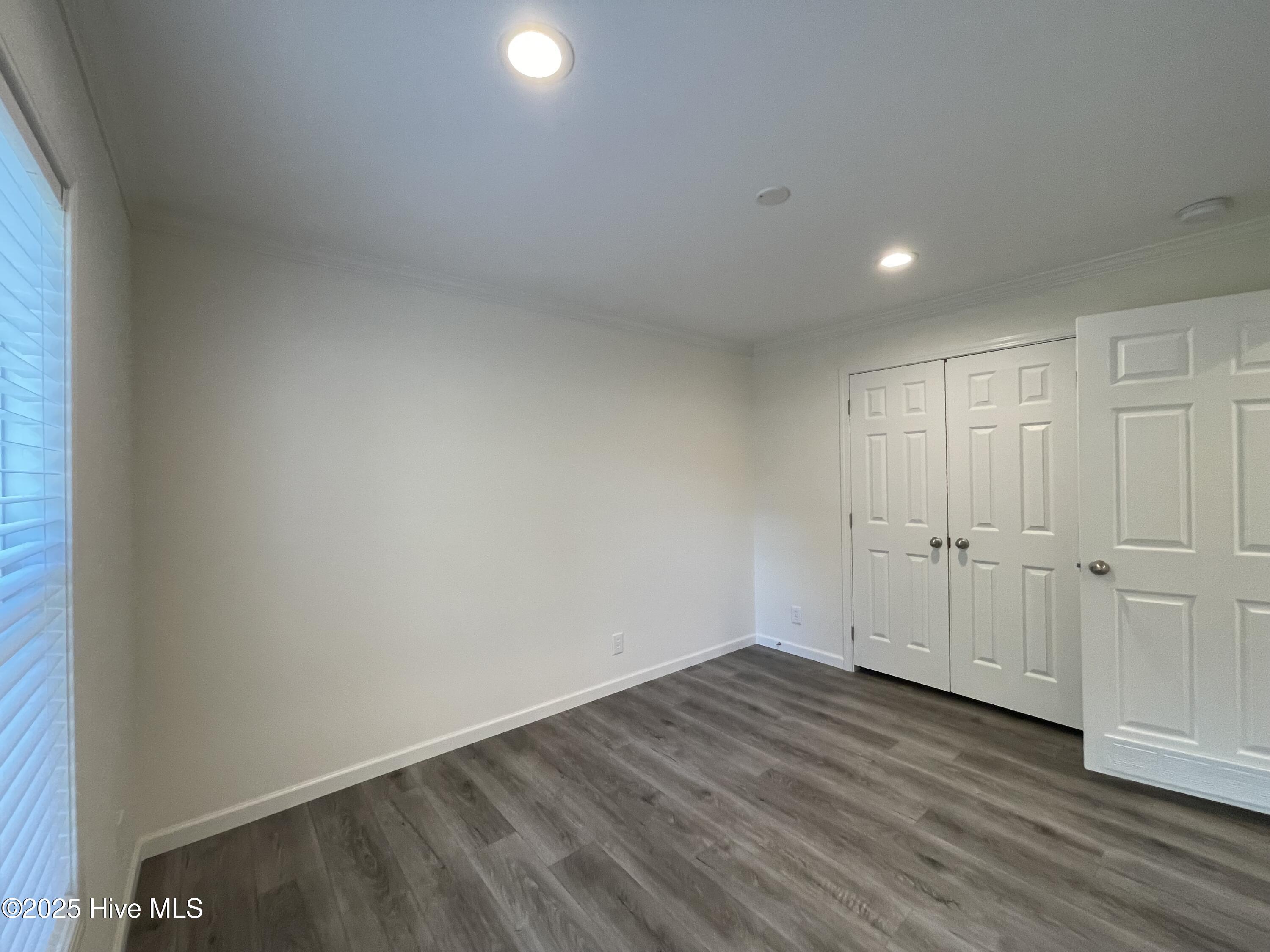 100536186 | Photo 18