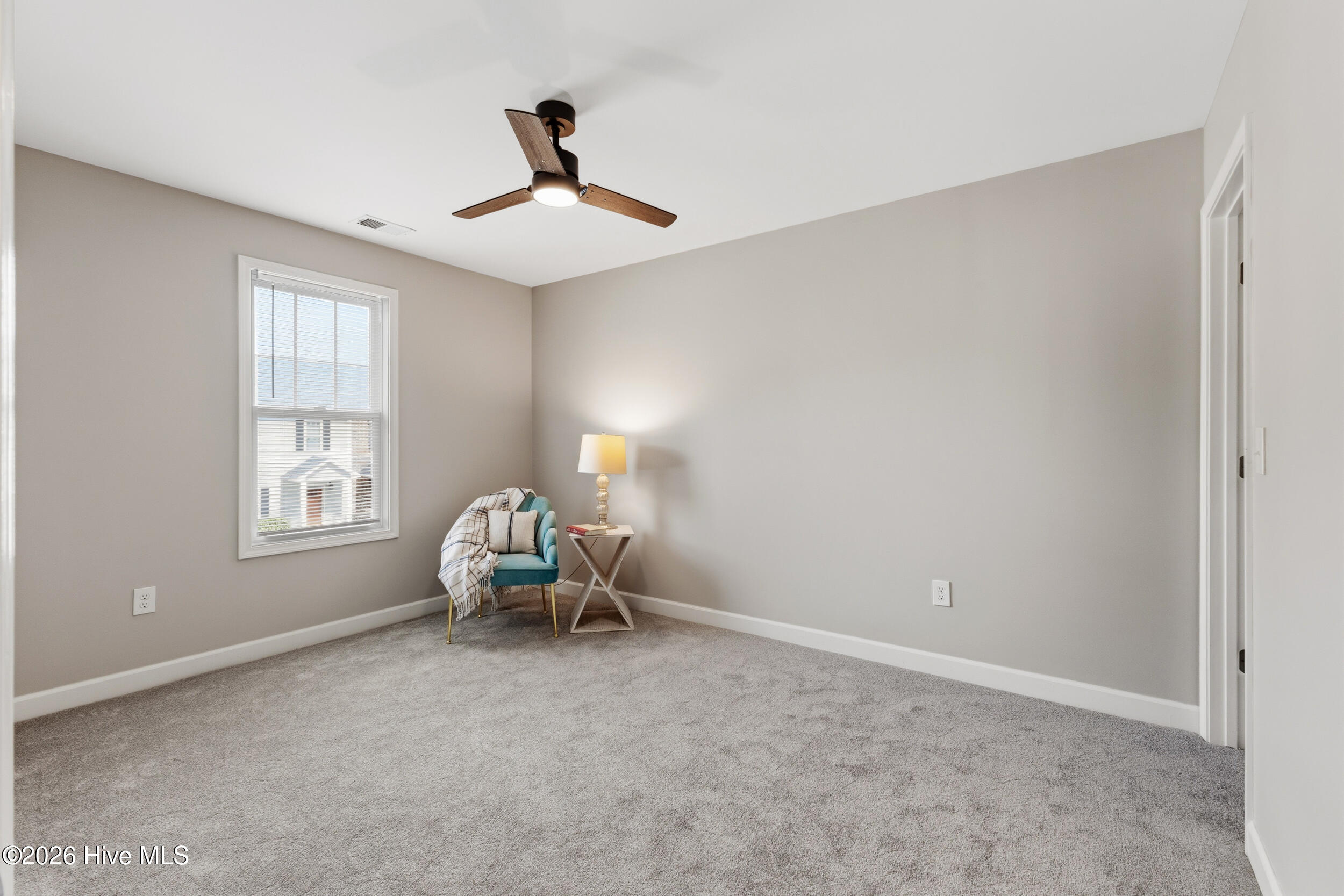 100558693 | Photo 27