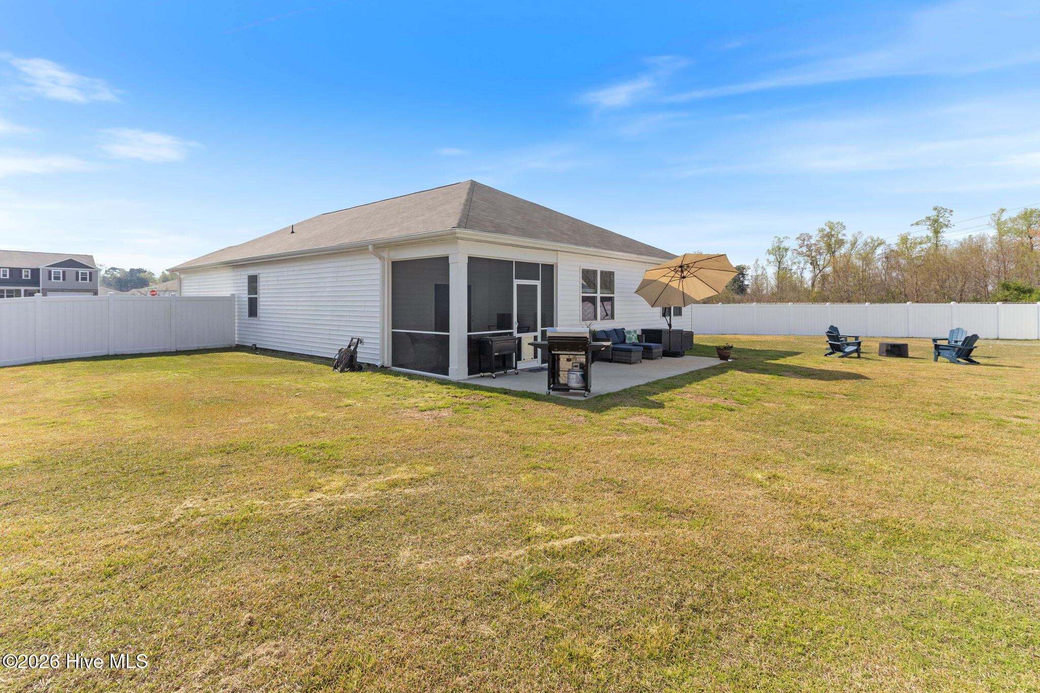 100561989 | Photo 34