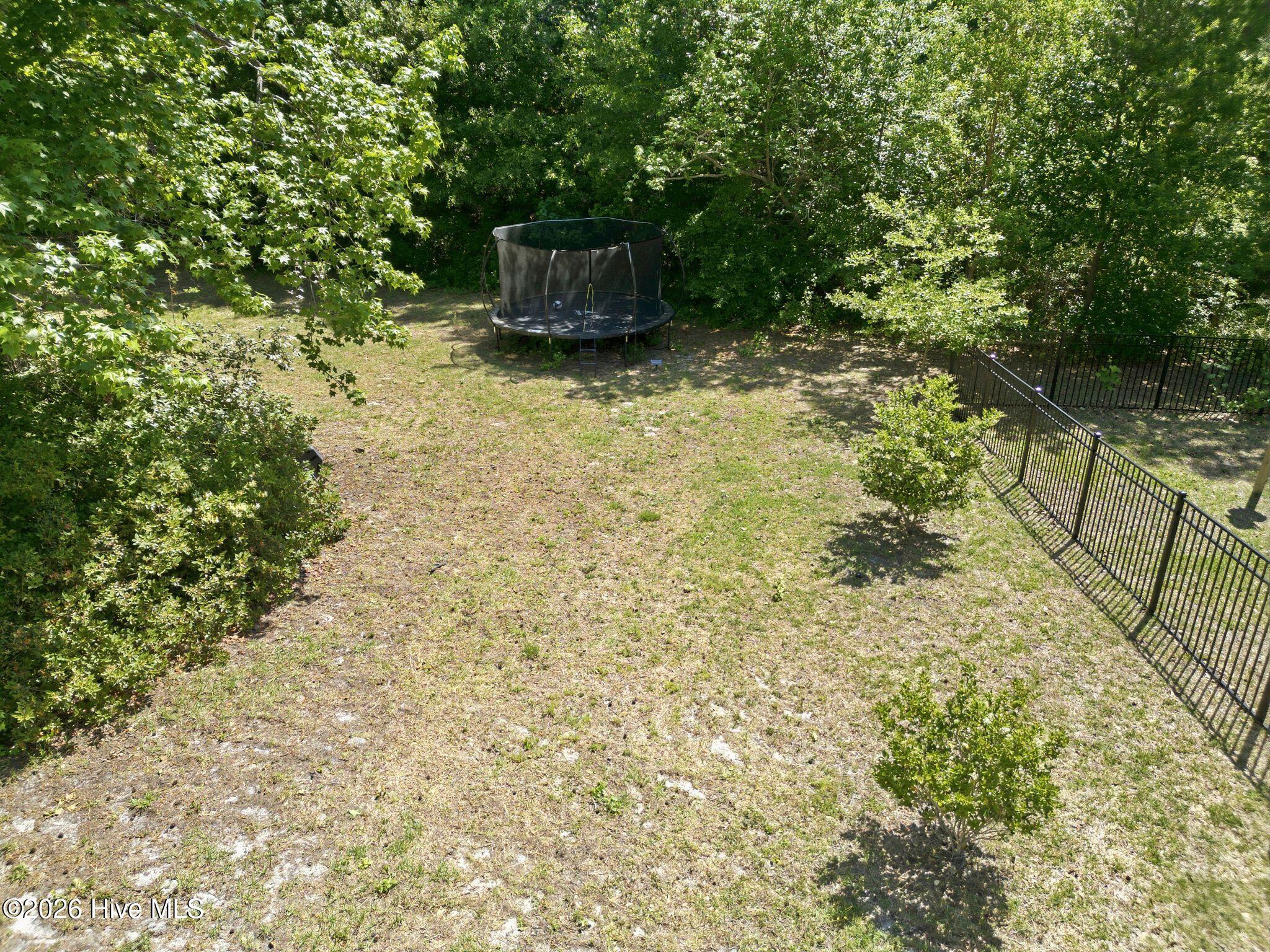 100568966 | Photo 65