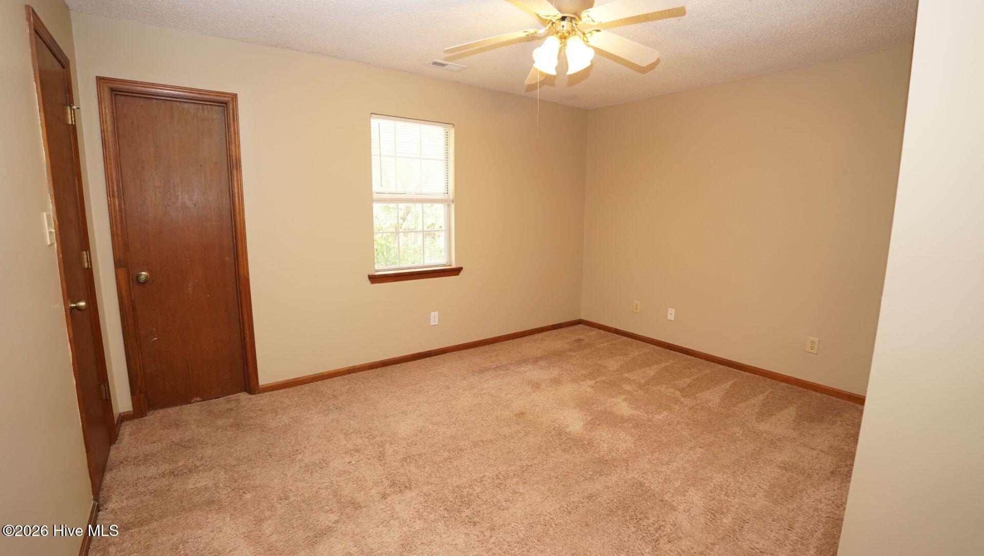 100566723 | Photo 10