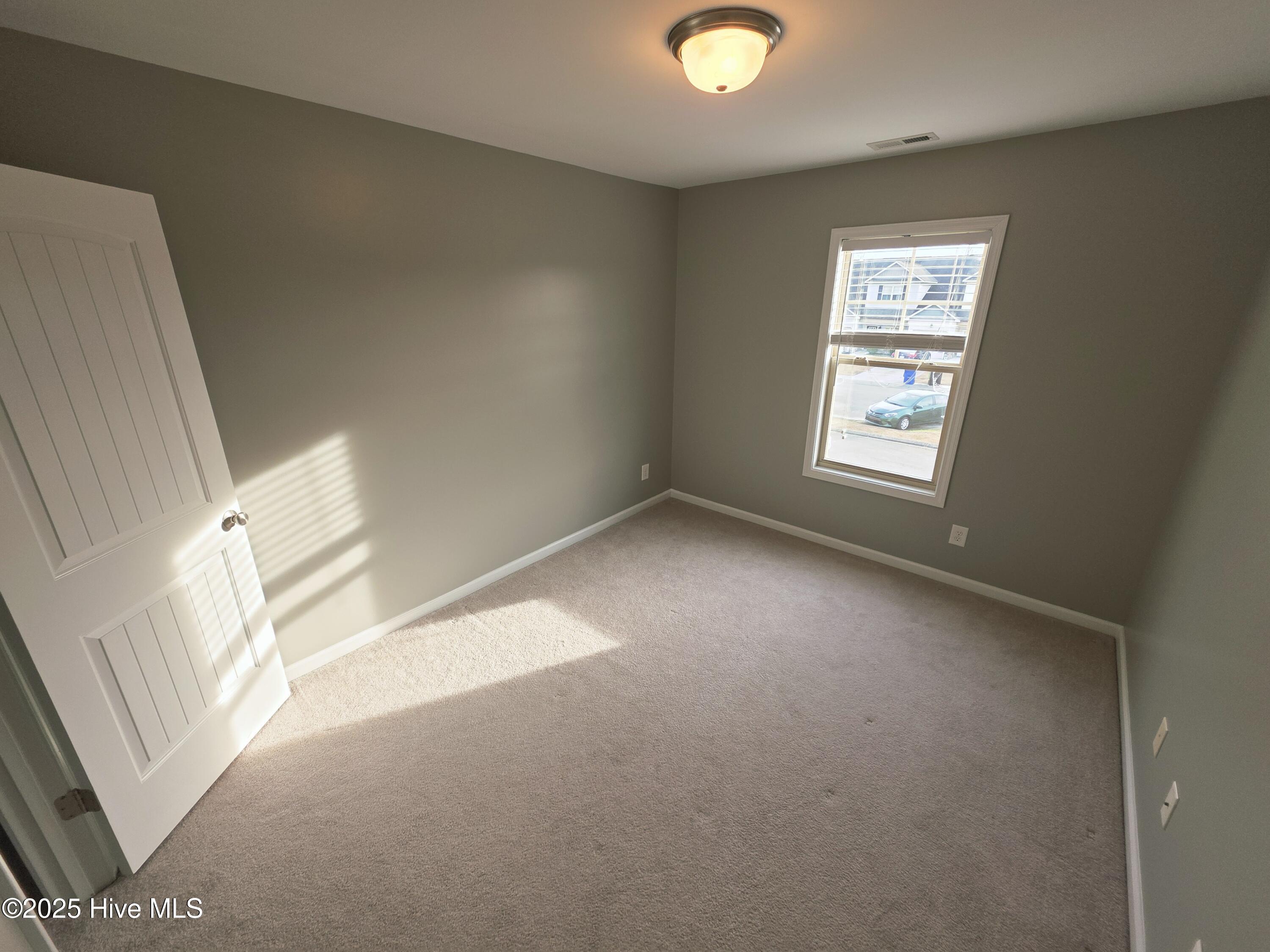 100545738 | Photo 19