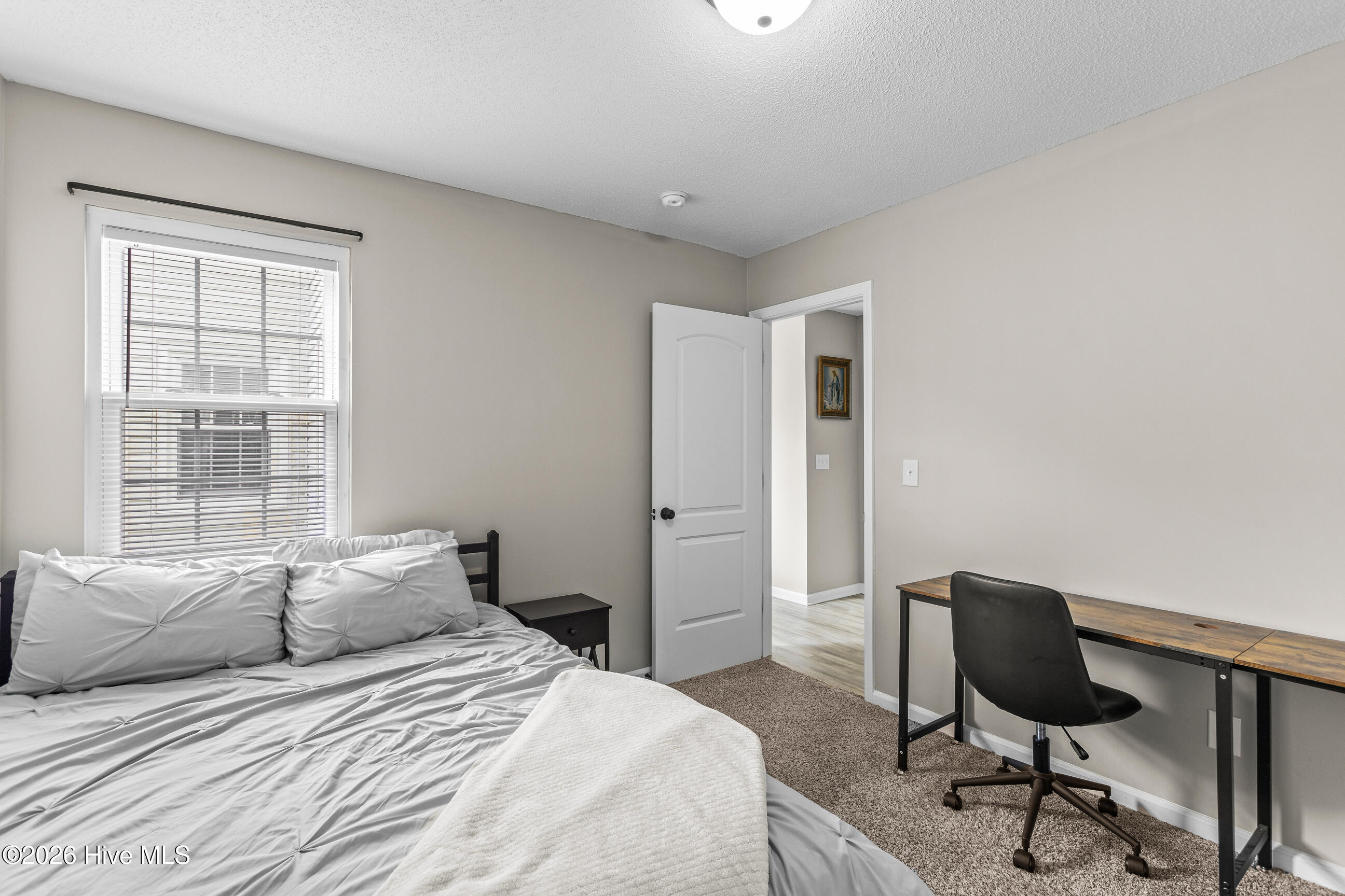 100557987 | Photo 26