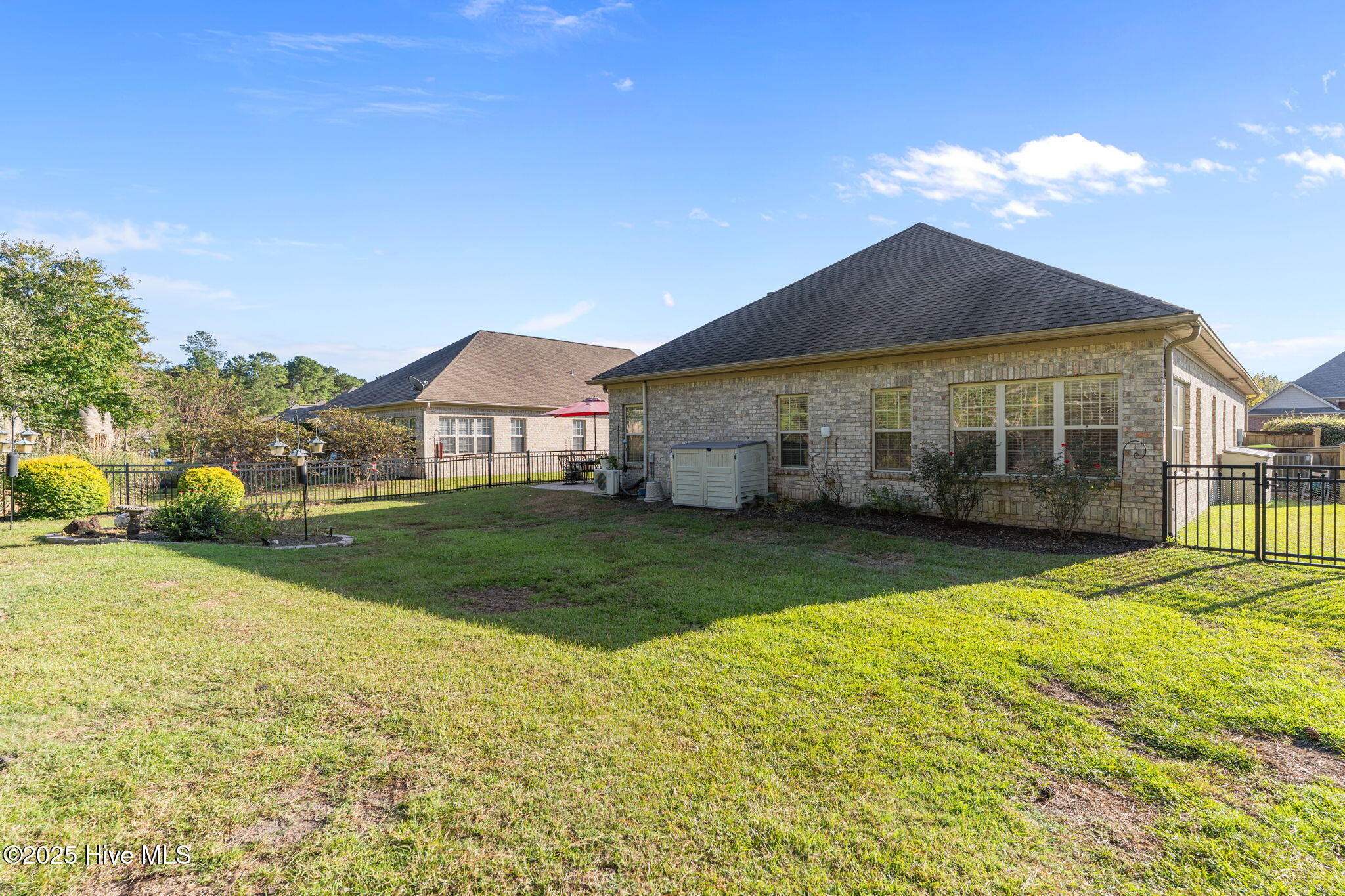 100538493 | Photo 37