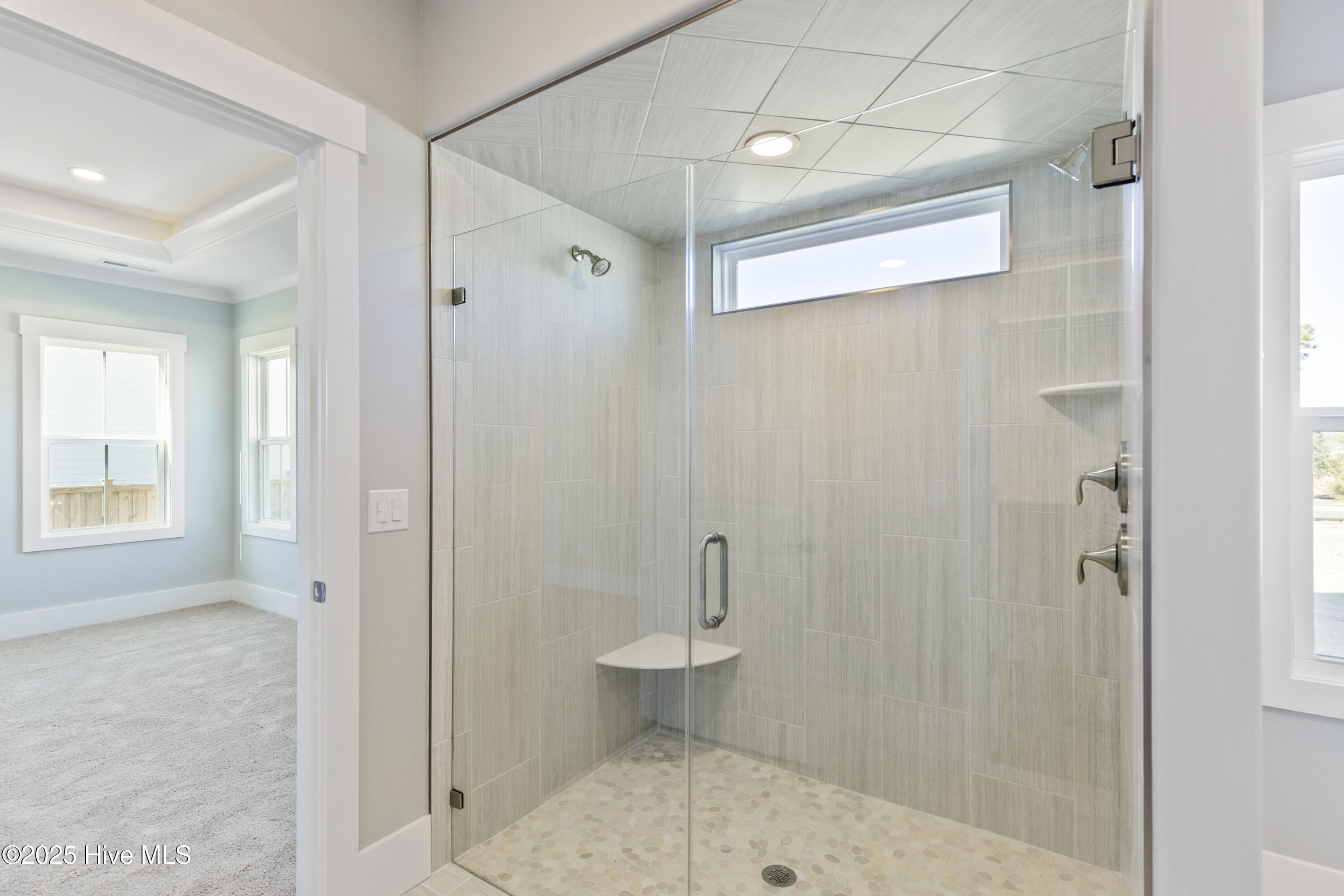 100557936 | Photo 23