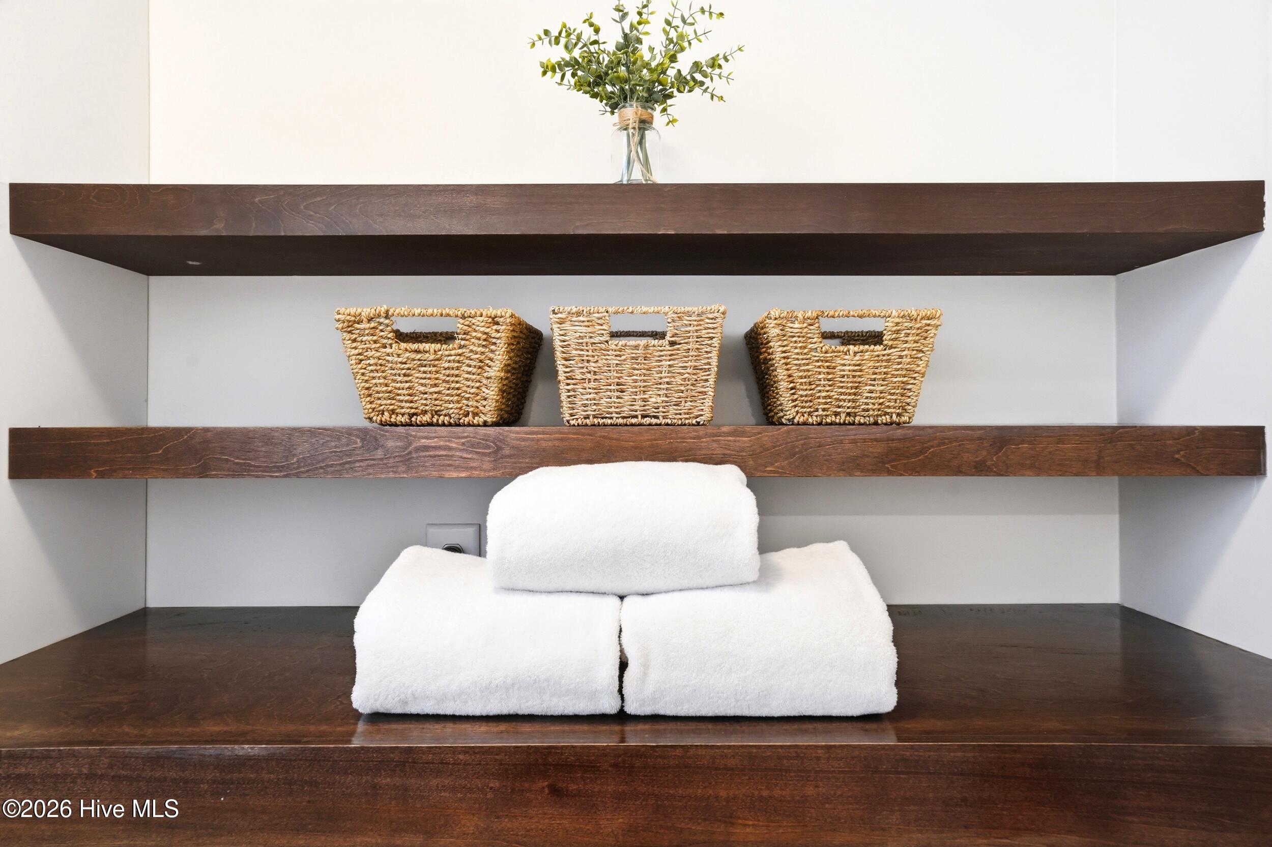 100569050 | Photo 47