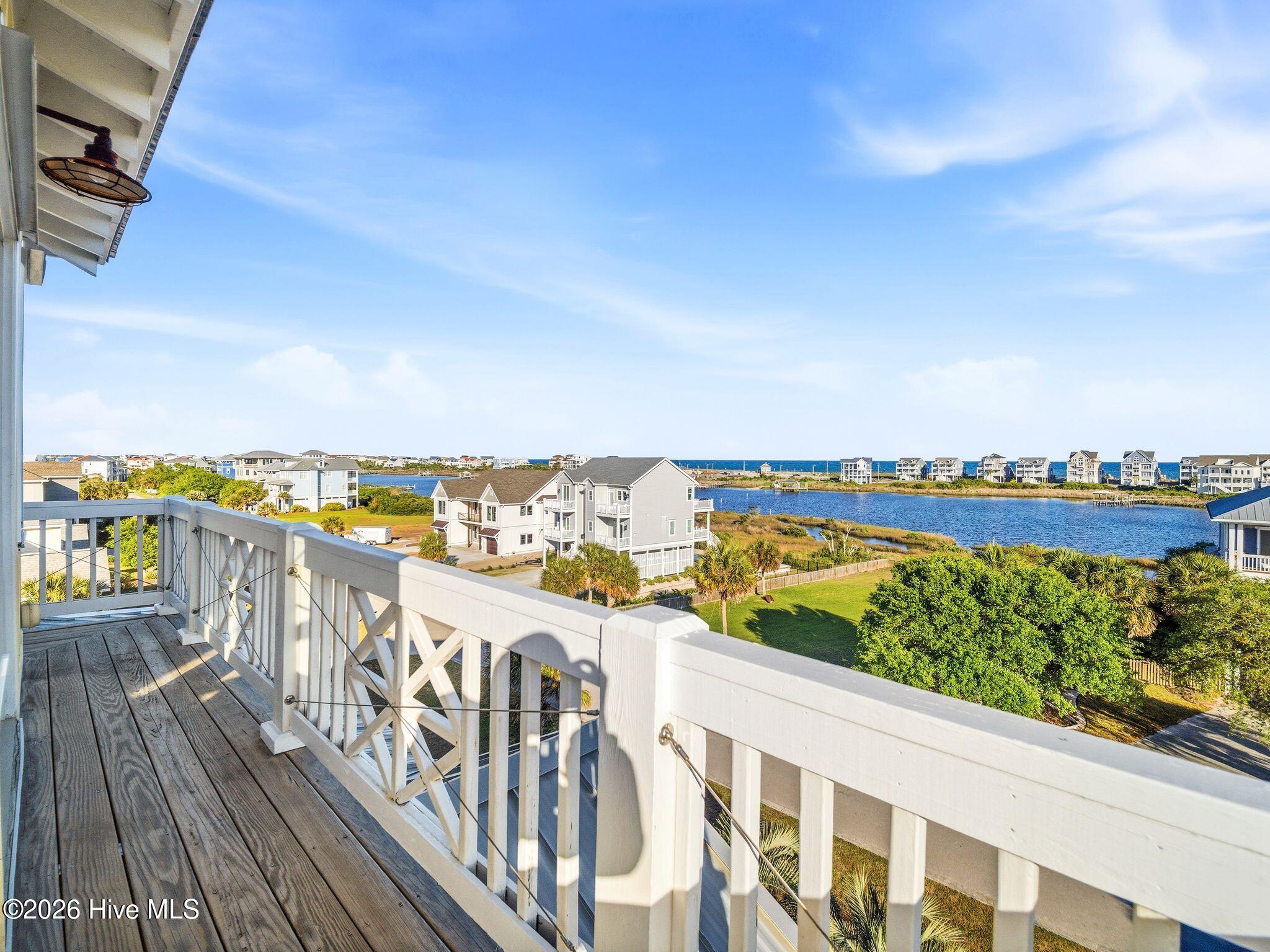 100569349 | Photo 82