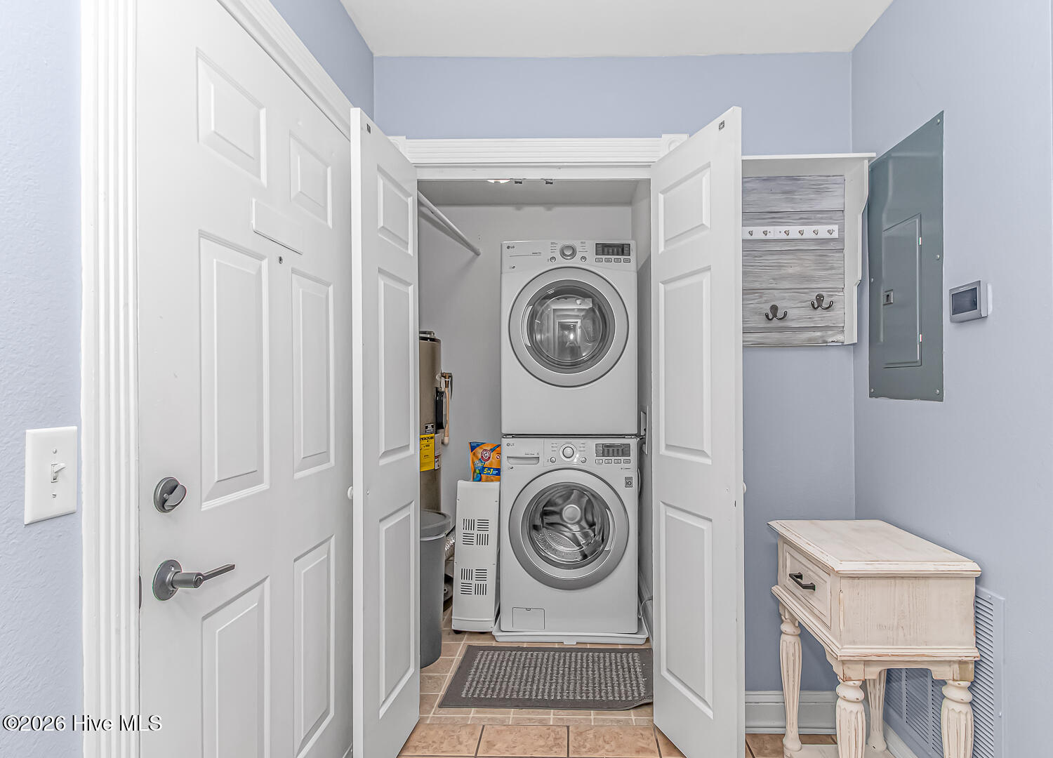 100566591 | Photo 26