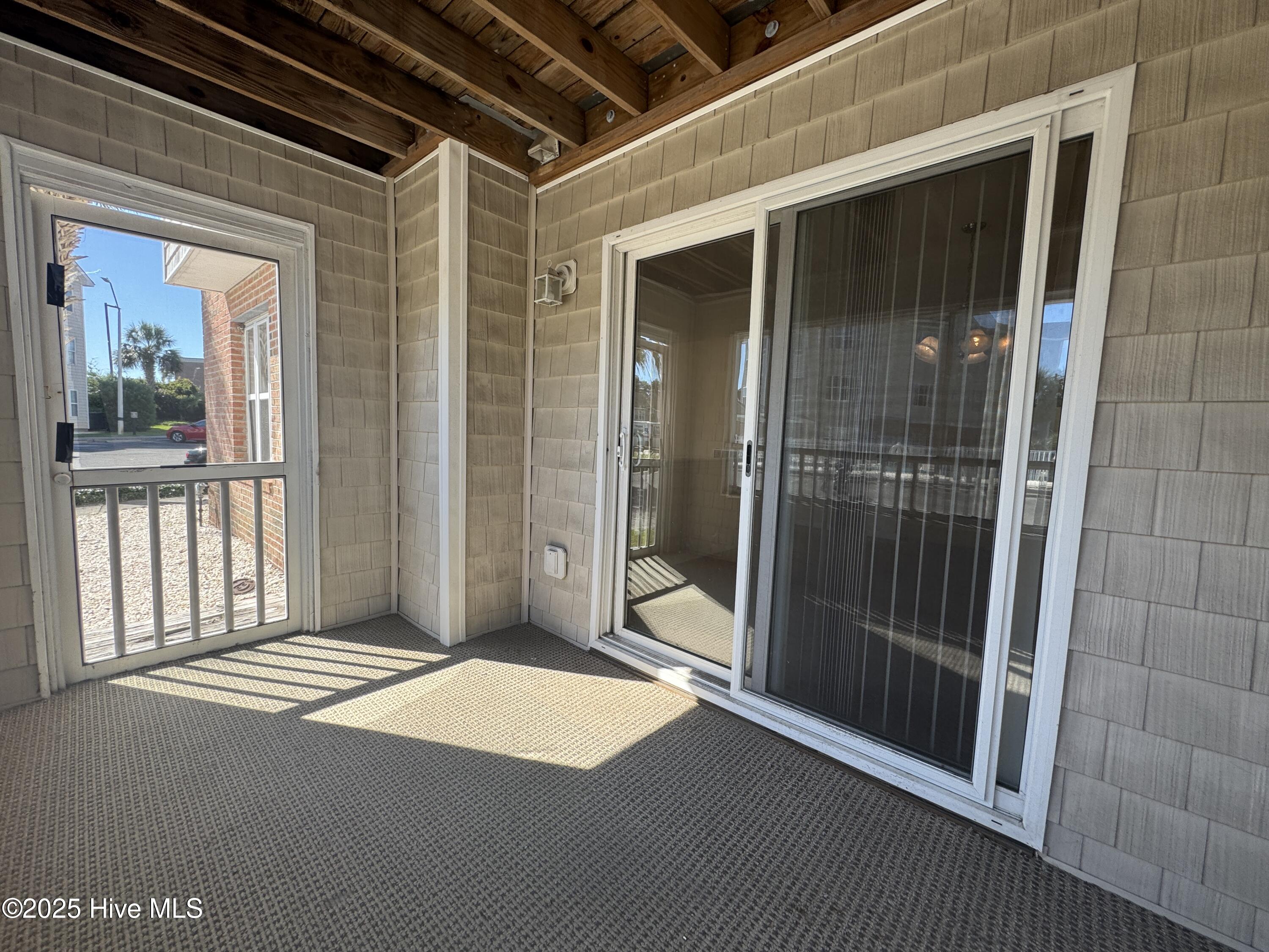 100538642 | Photo 17