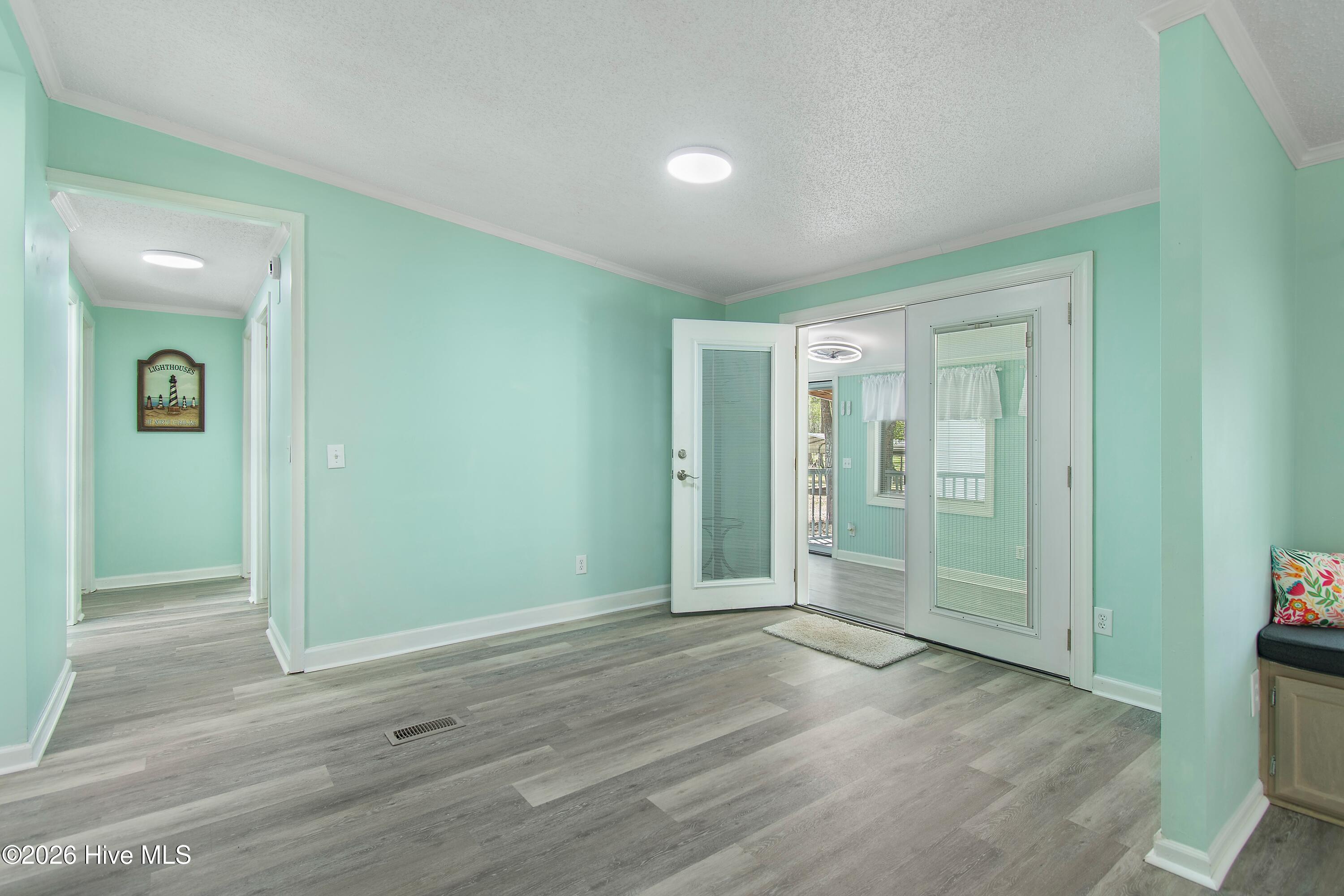 100566223 | Photo 32