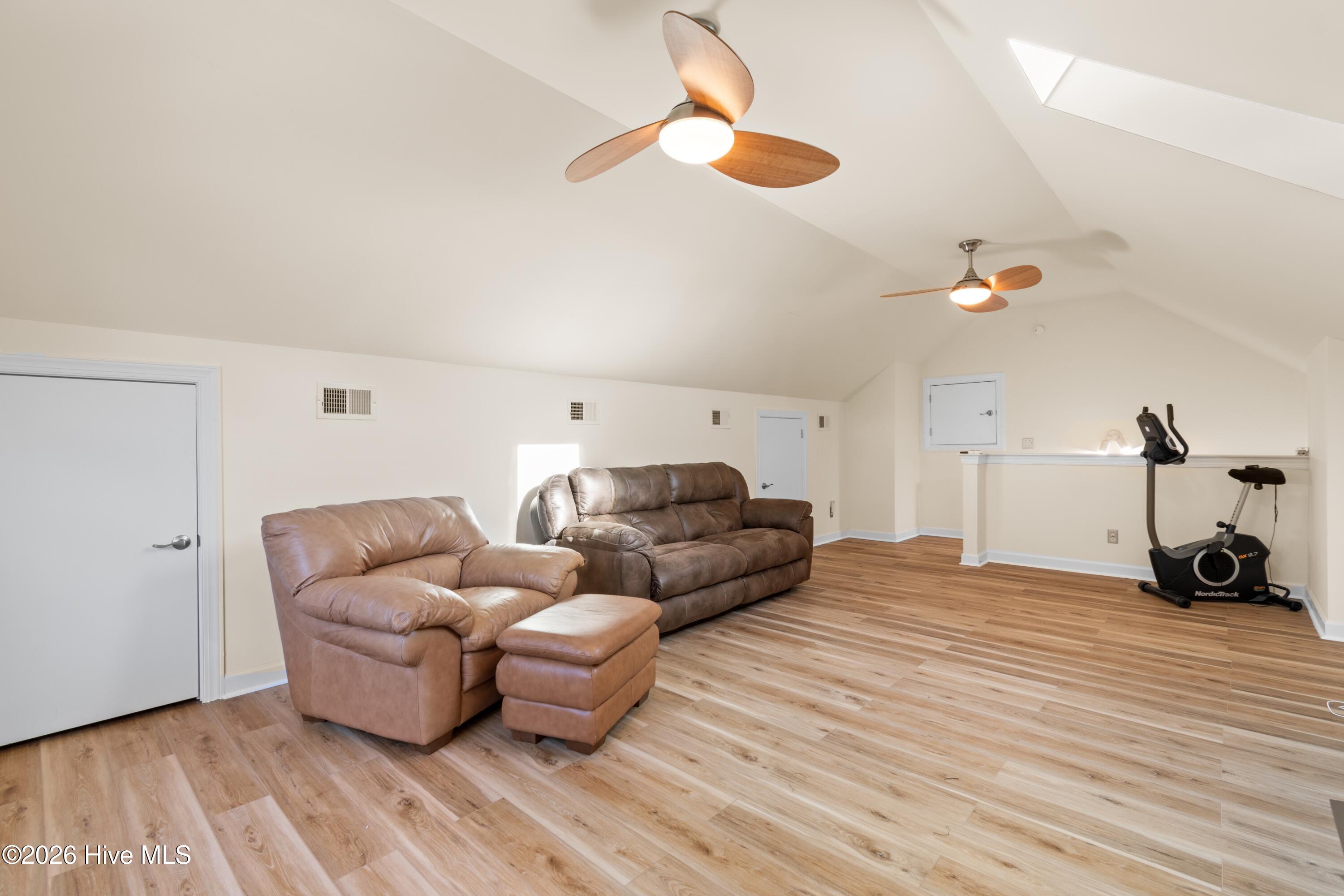 100564906 | Photo 40