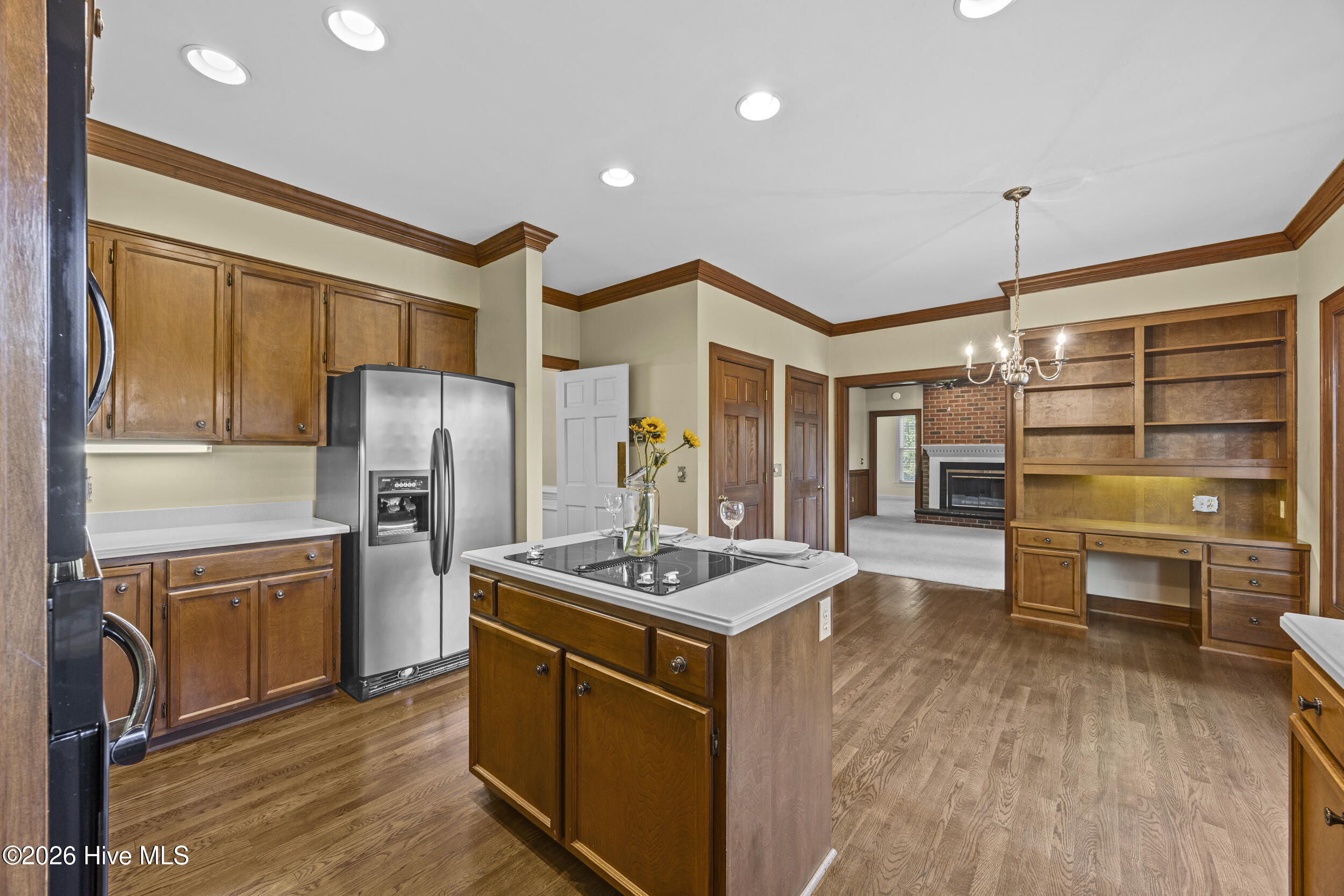 100560704 | Photo 25