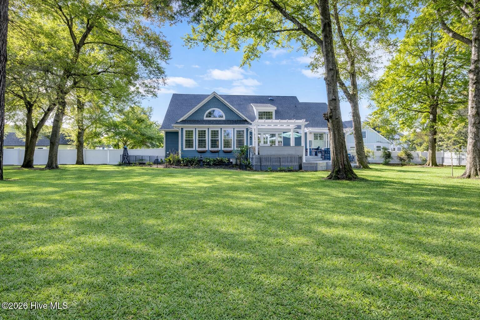 100567087 | Photo 85