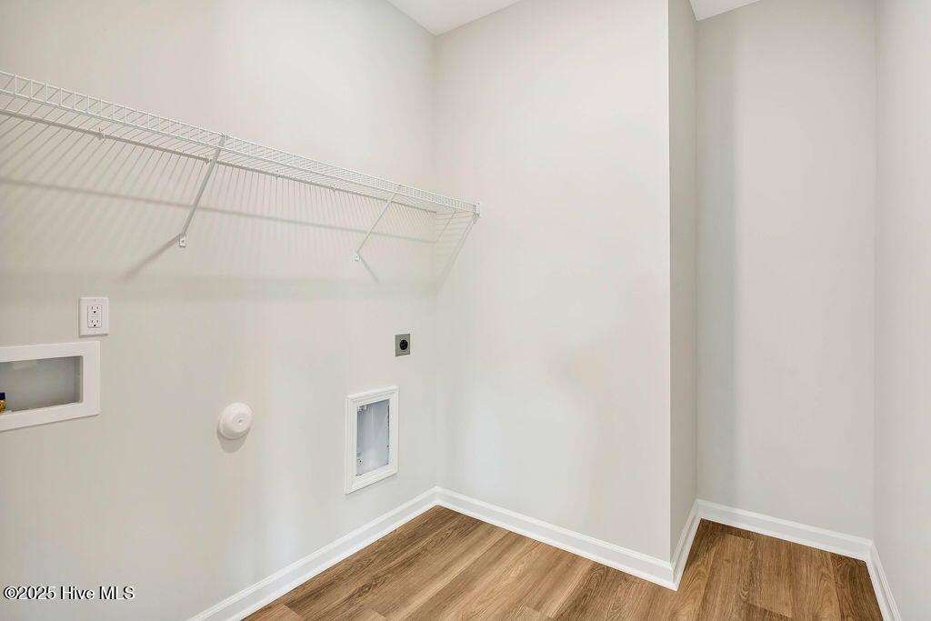 100528911 | Photo 36