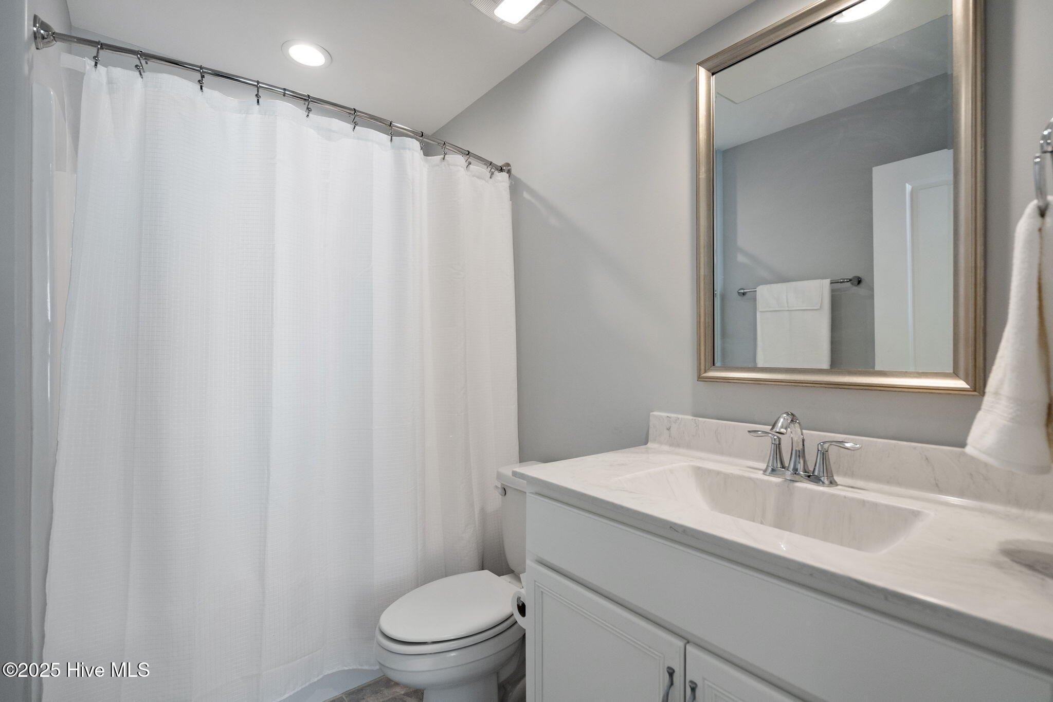 100532627 | Photo 38