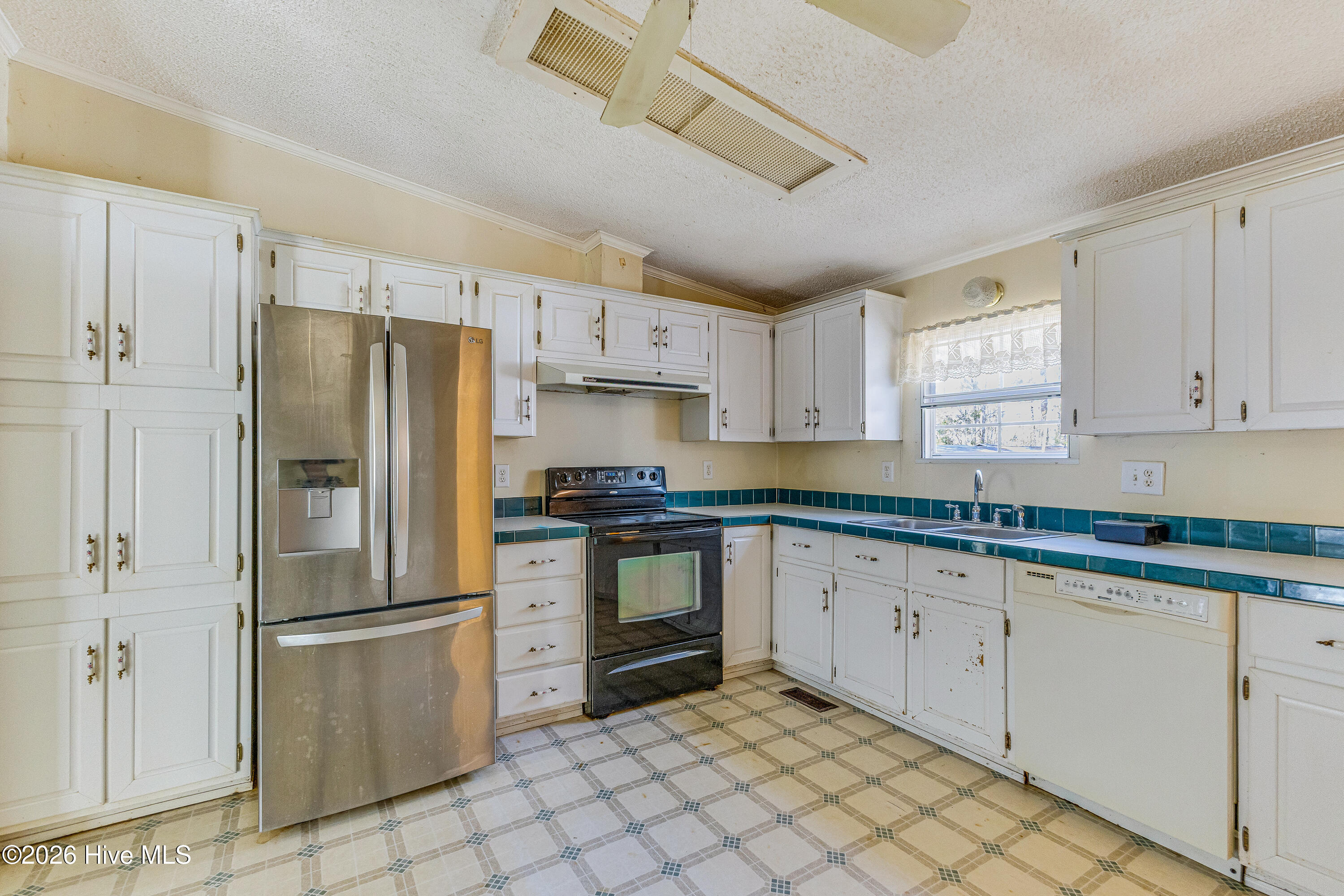 100559404 | Photo 15