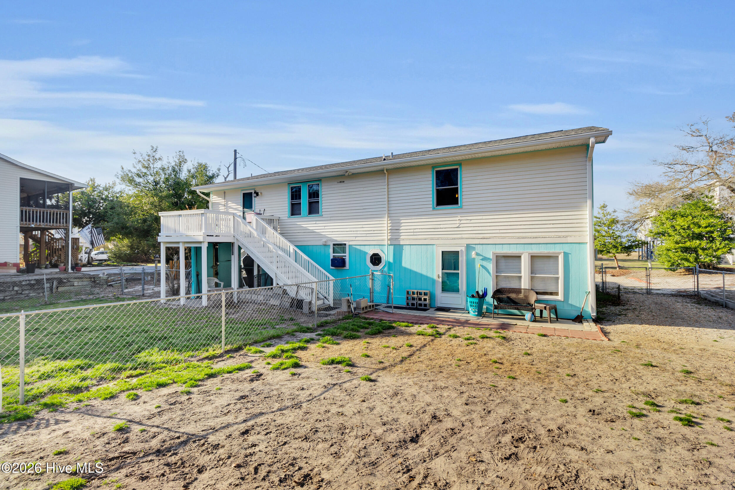 100560097 | Photo 35