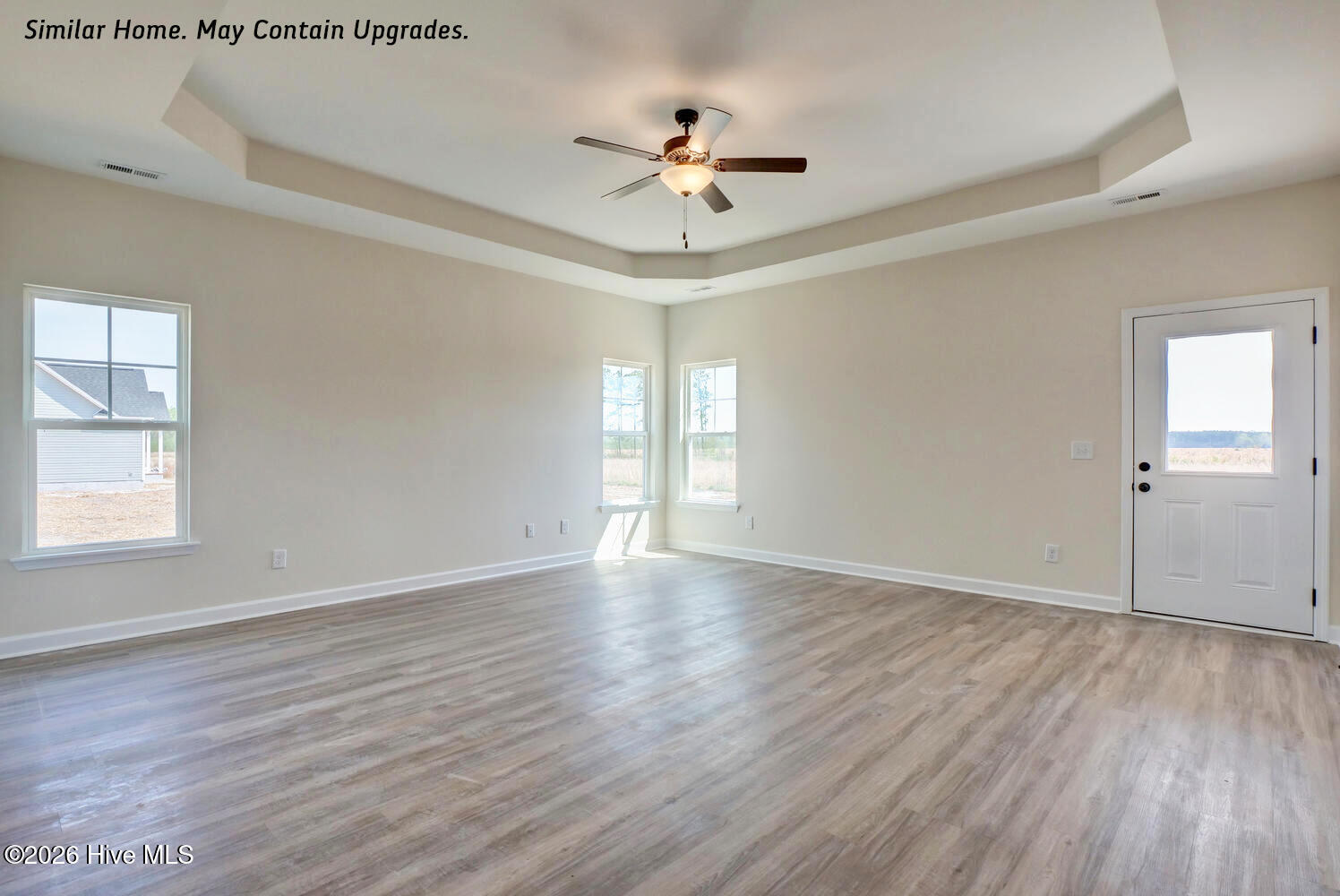 100565714 | Photo 15