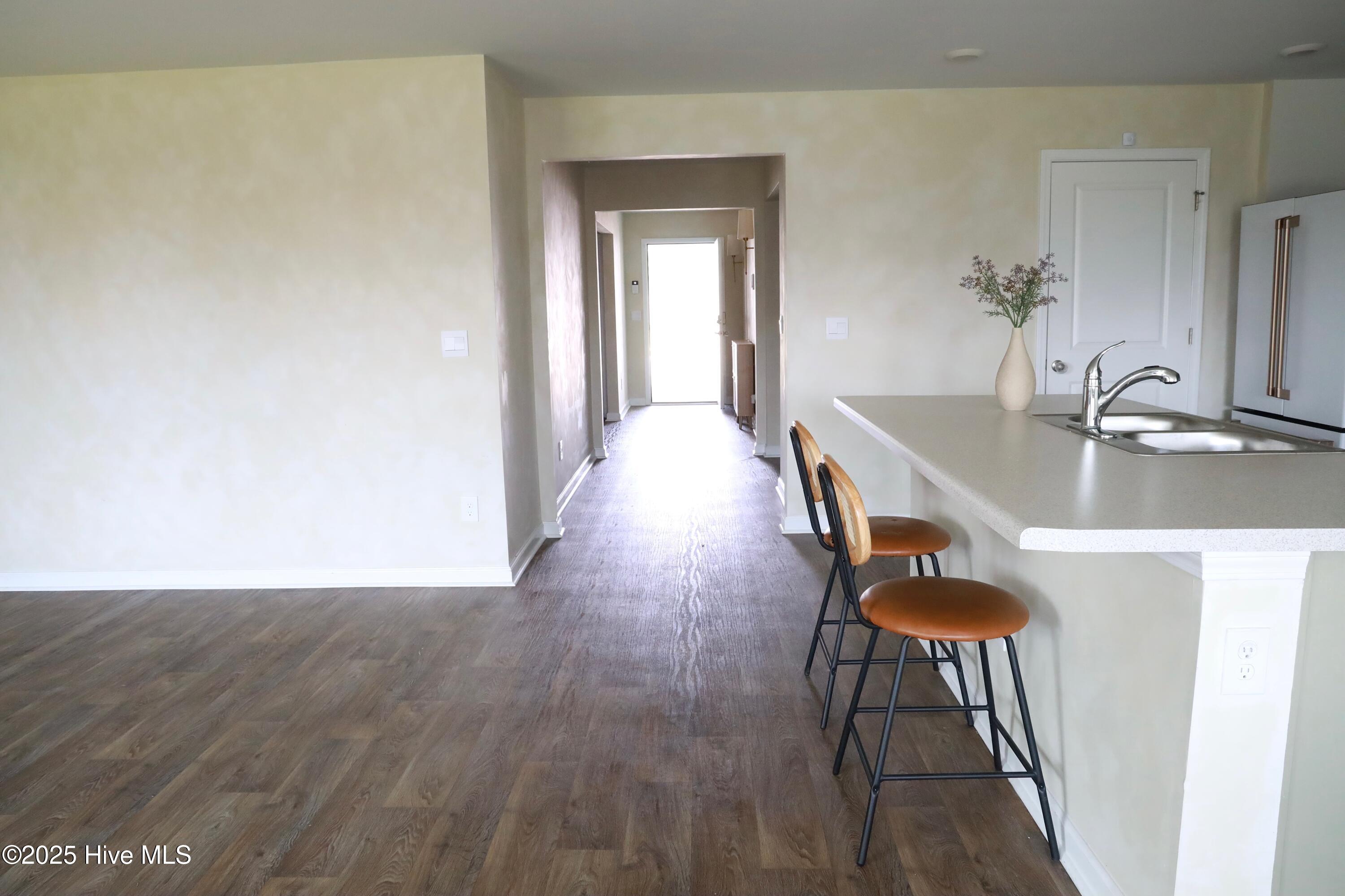 100561165 | Photo 13