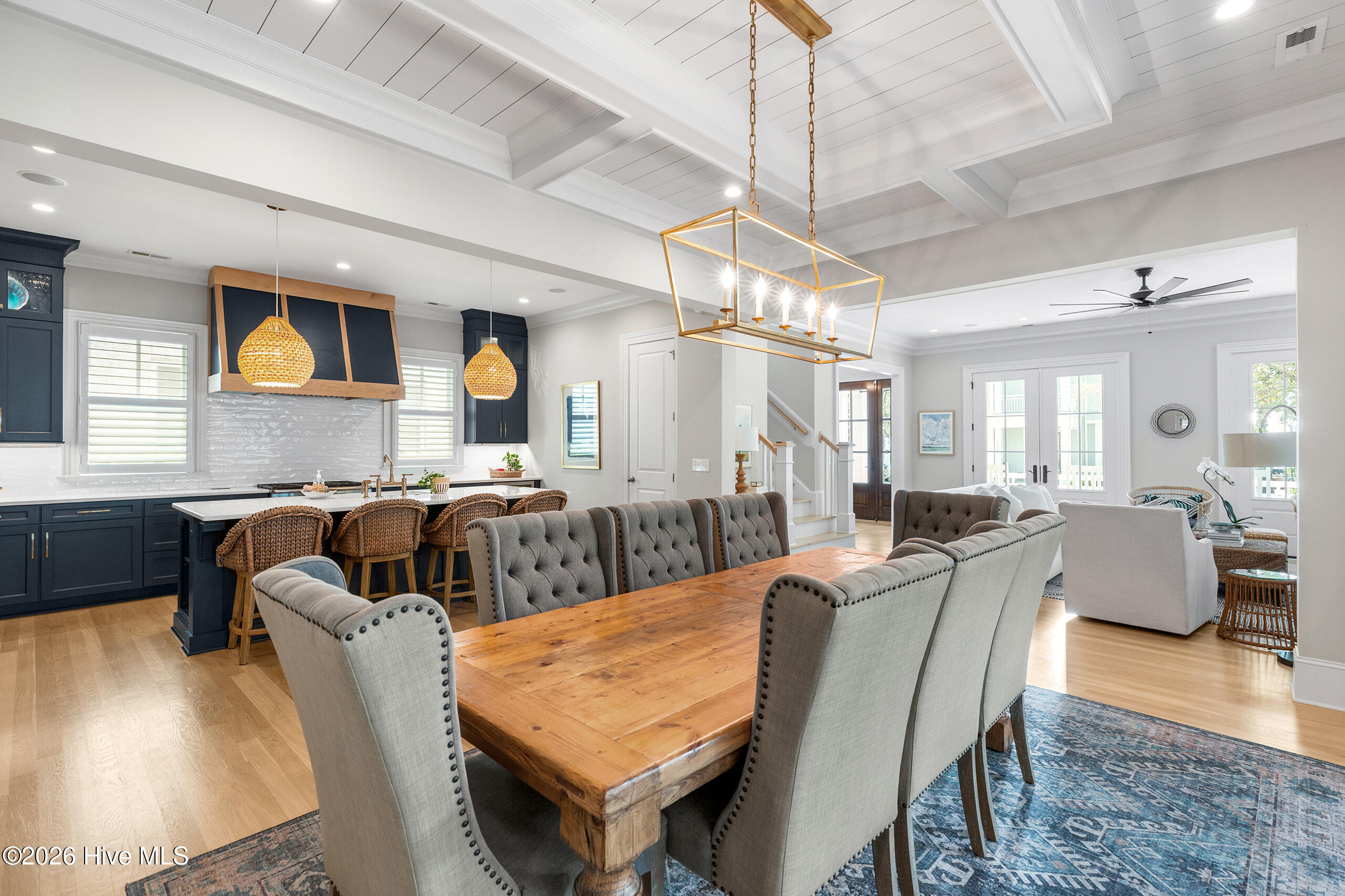 100563719 | Photo 22