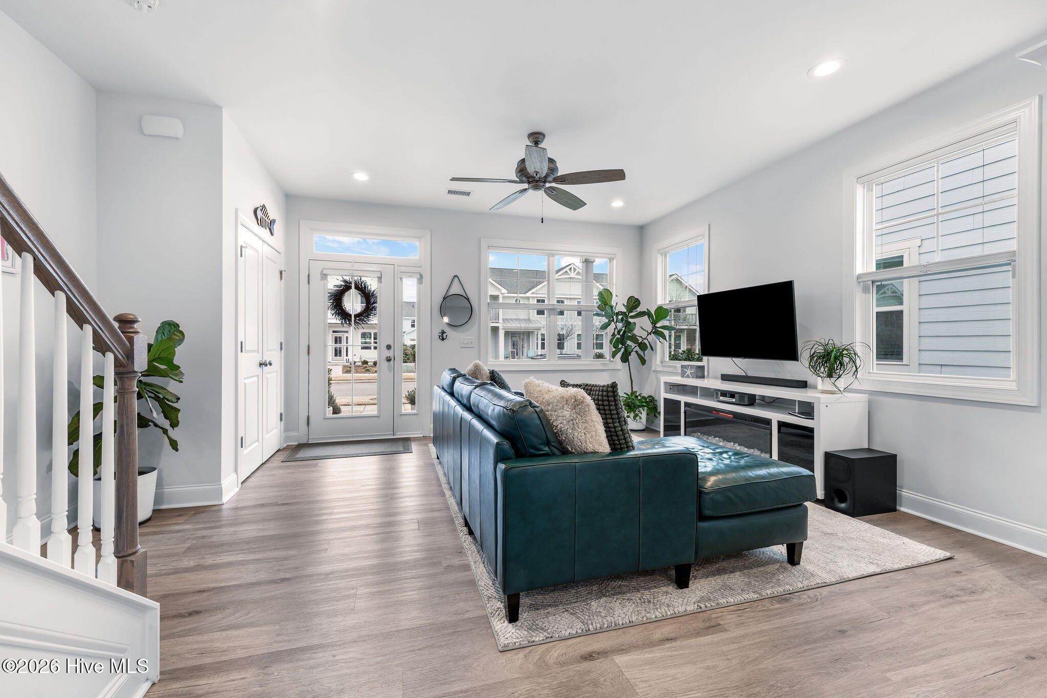 100558472 | Photo 14