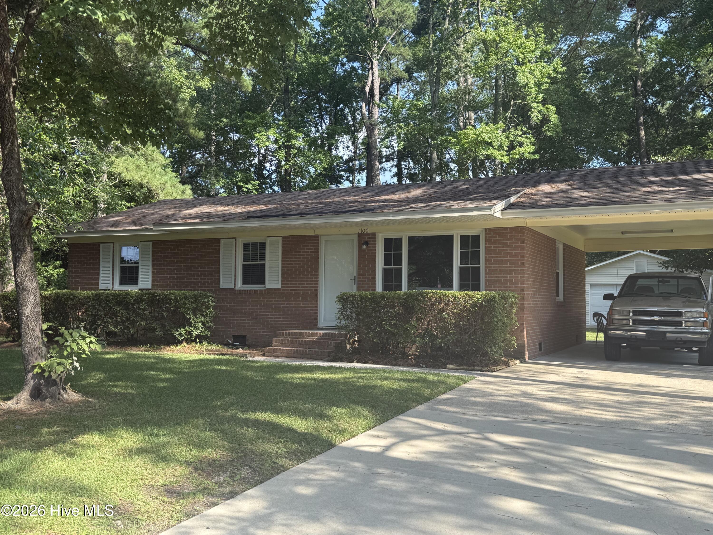 Exterior photo of 1100 Cherry Tree Drive, New Bern, NC 28562. MLS: 100583551