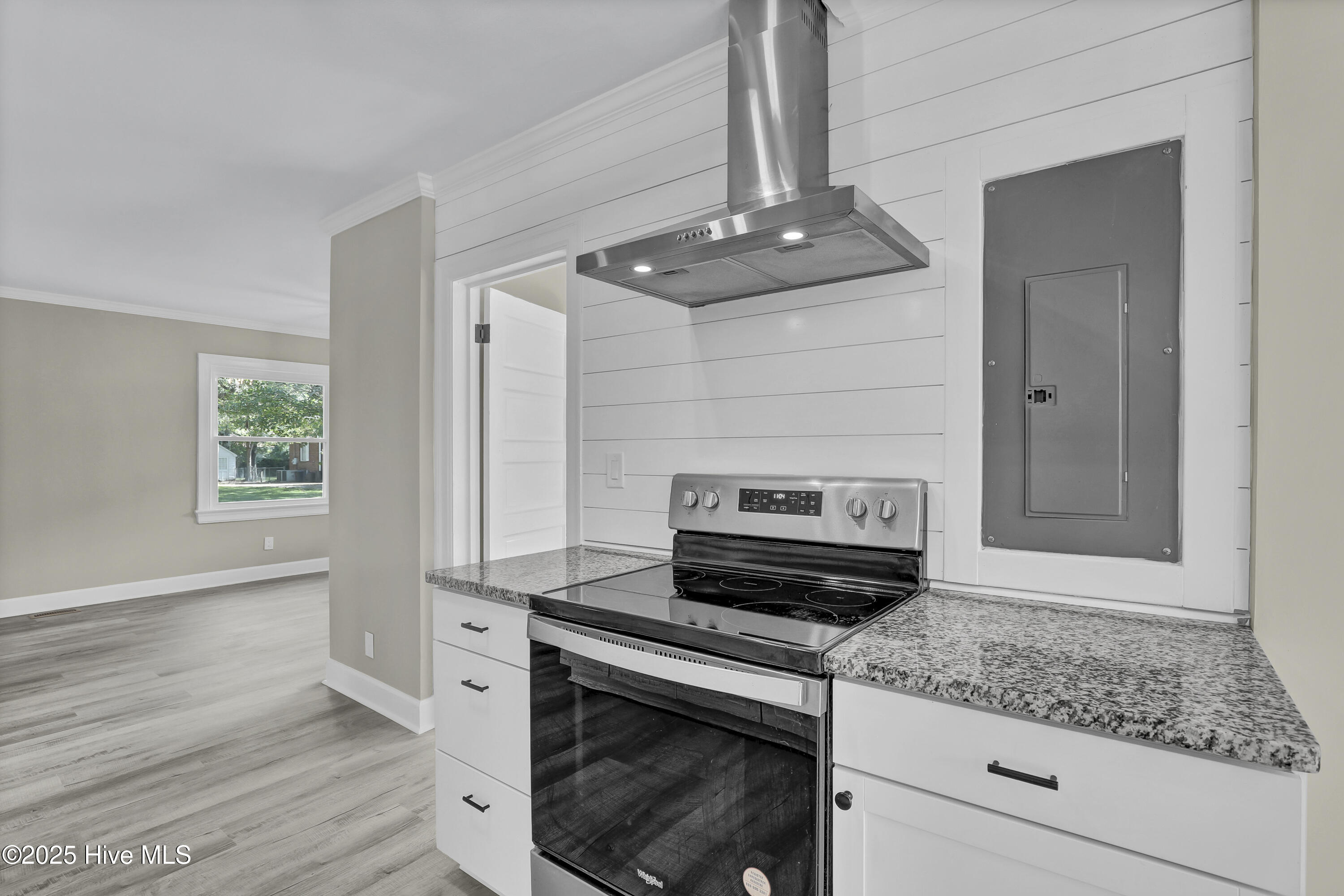 100534298 | Photo 10