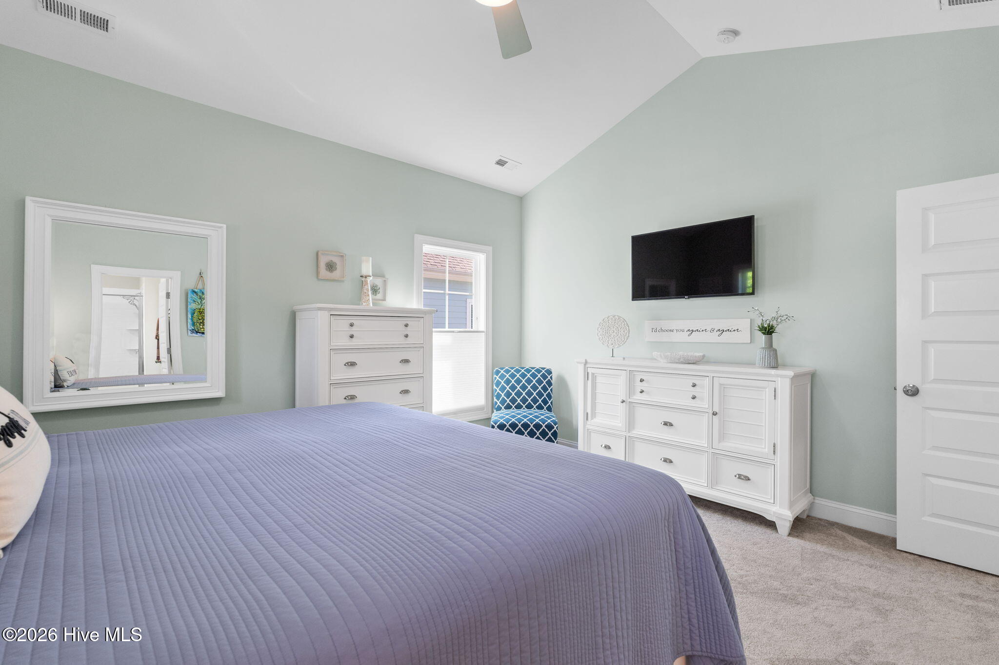 100568593 | Photo 17