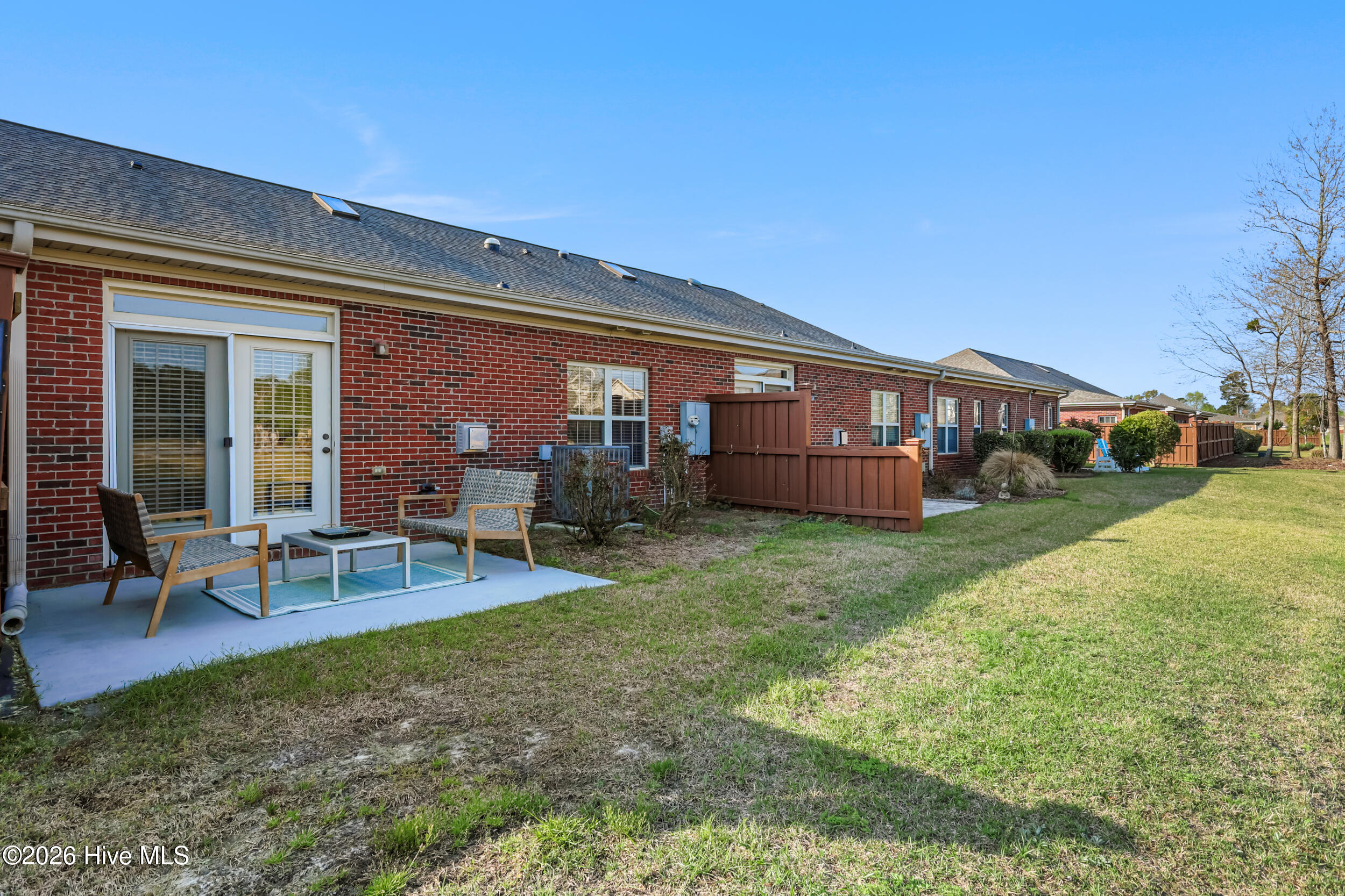 100552325 | Photo 53