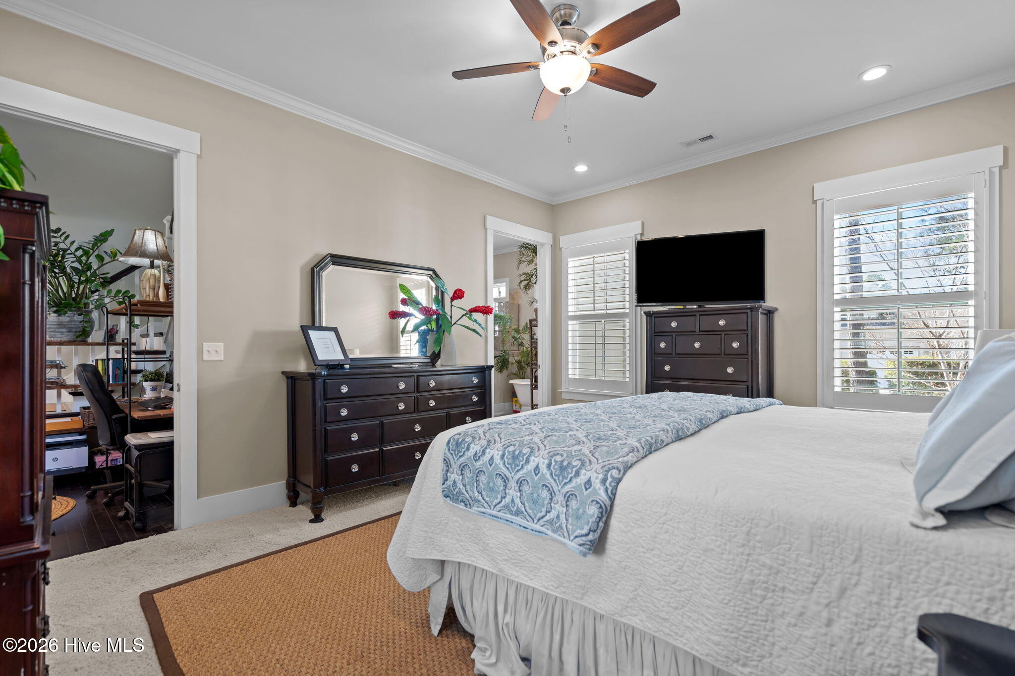 100547967 | Photo 23