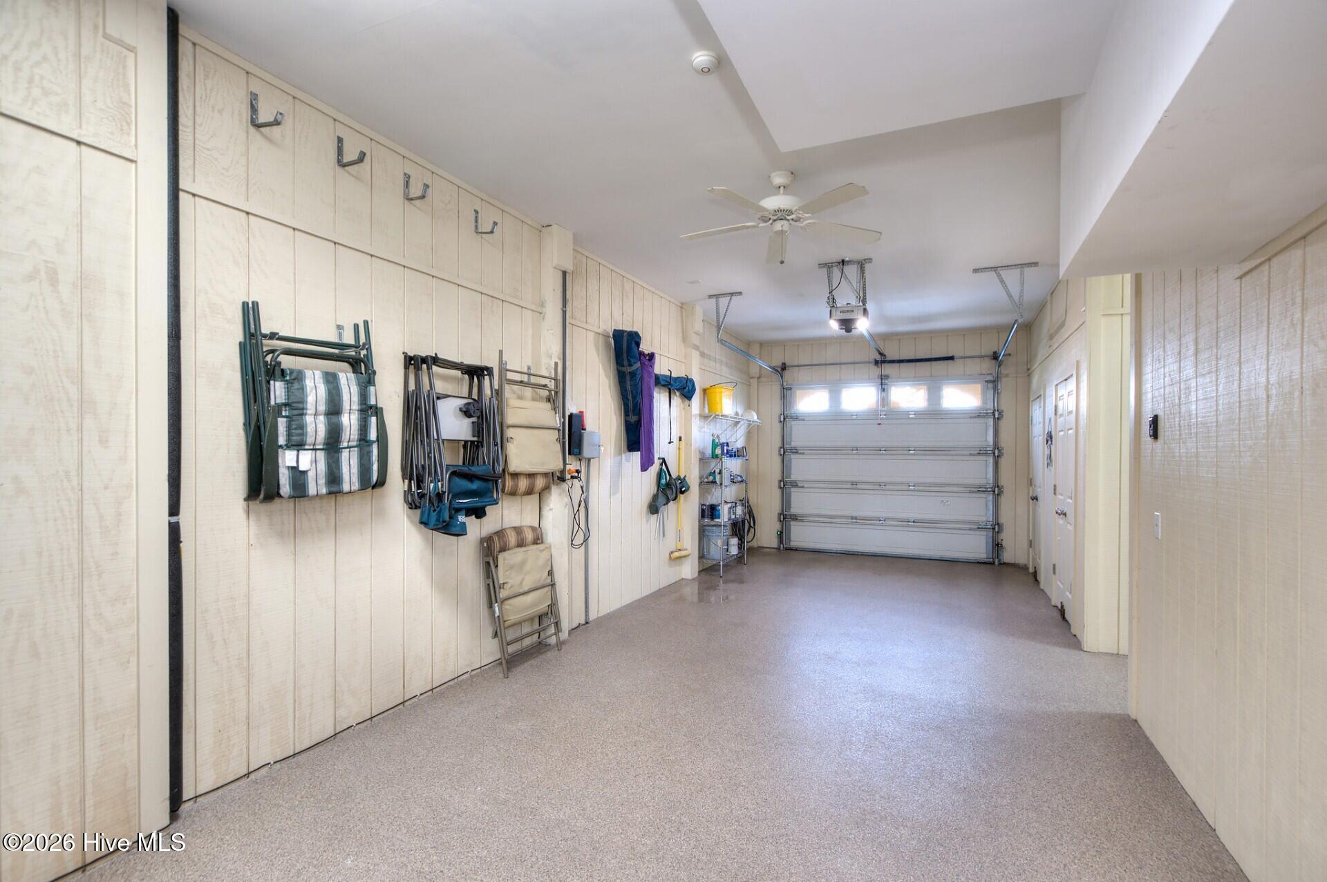 100553459 | Photo 90