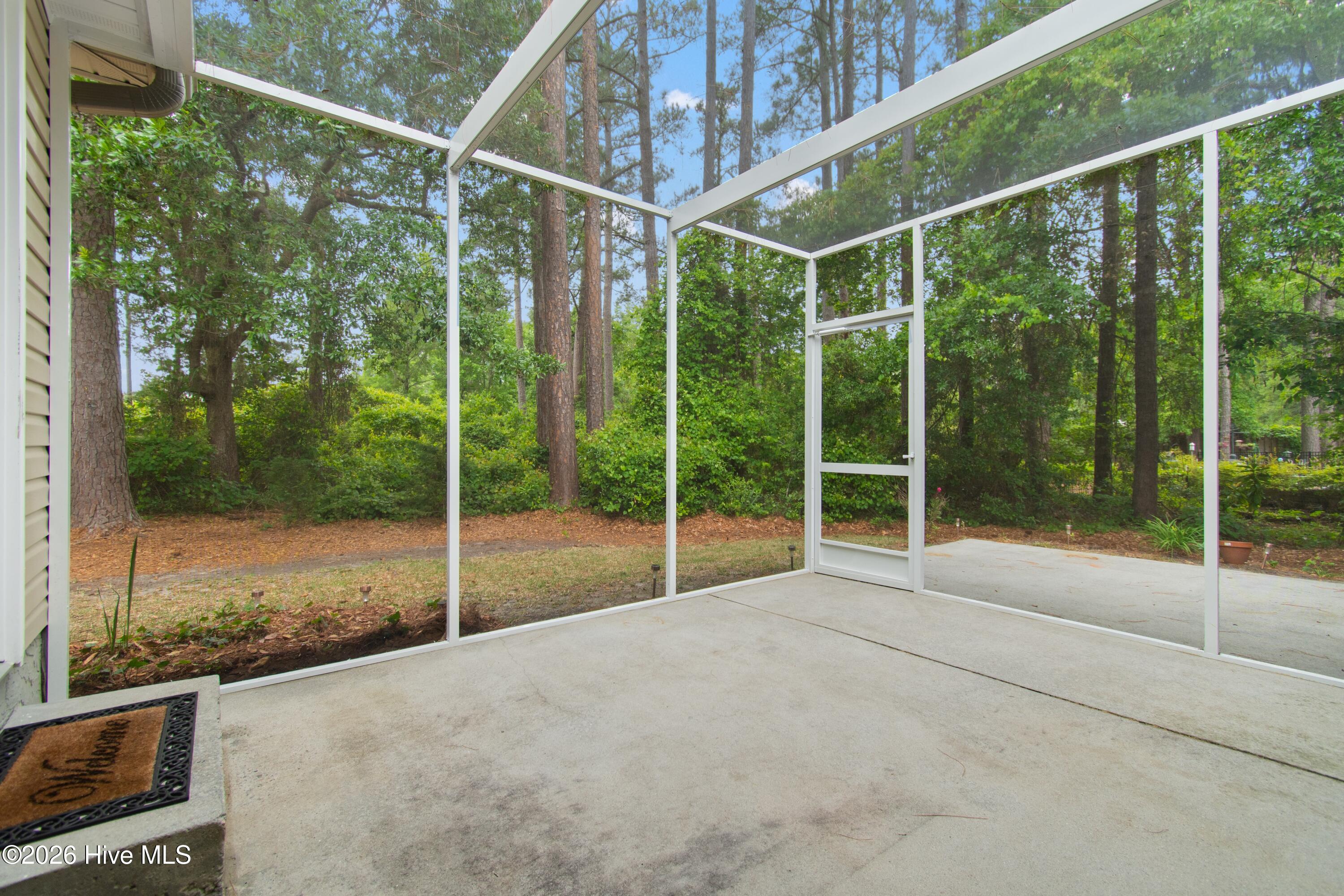 100570075 | Photo 32