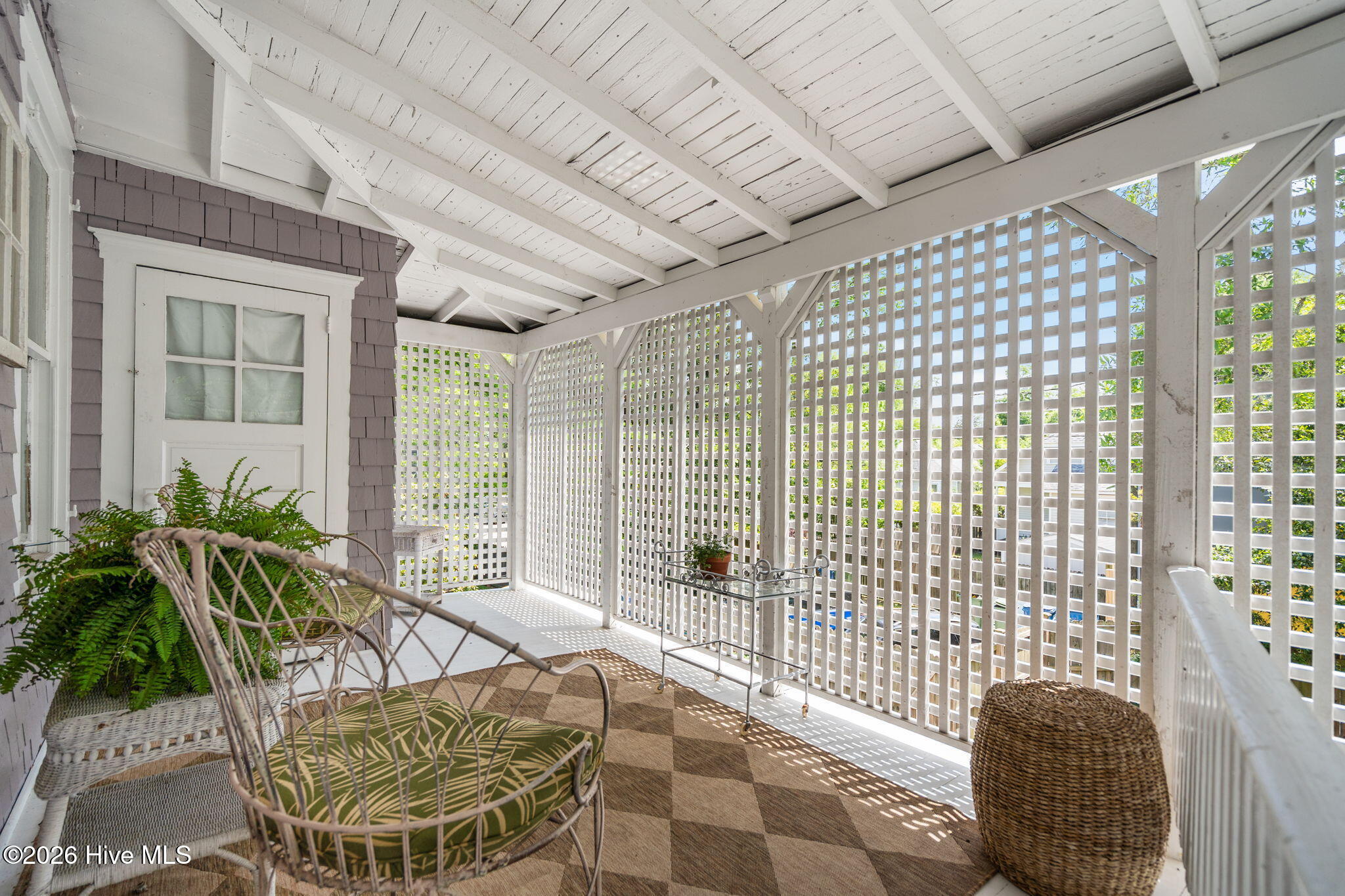 100566277 | Photo 36