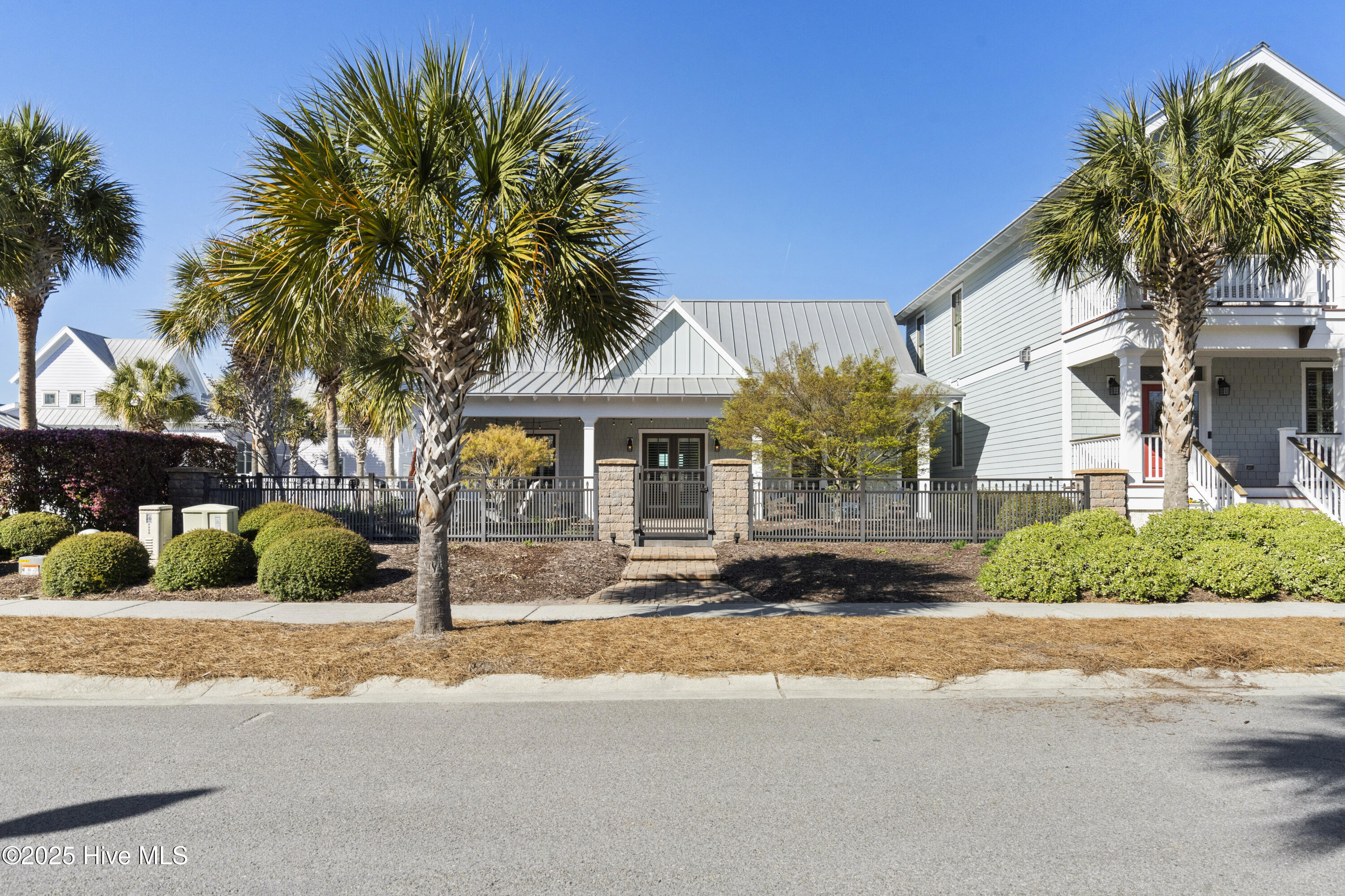 100498817 | Photo 69