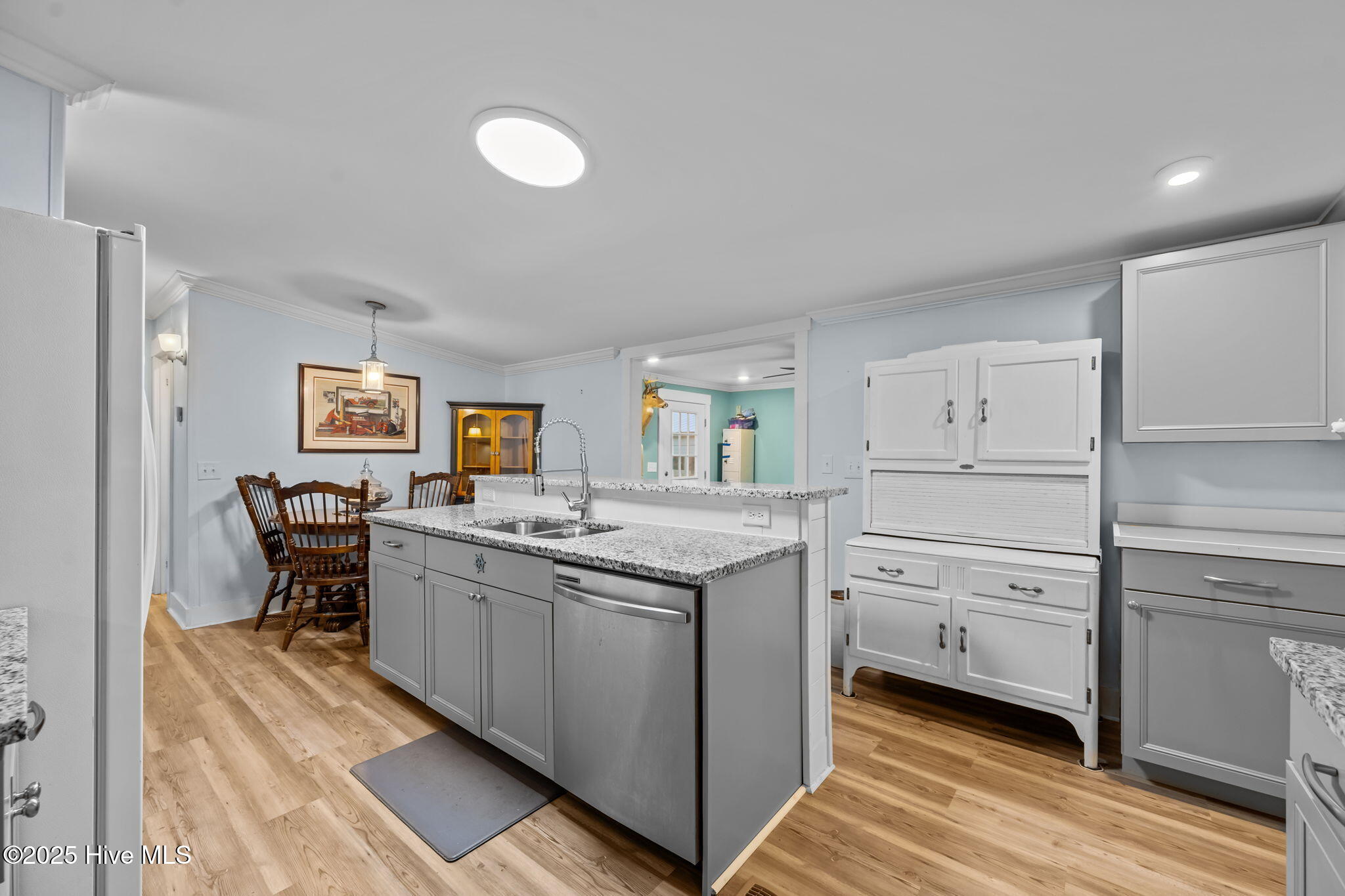 100540972 | Photo 15