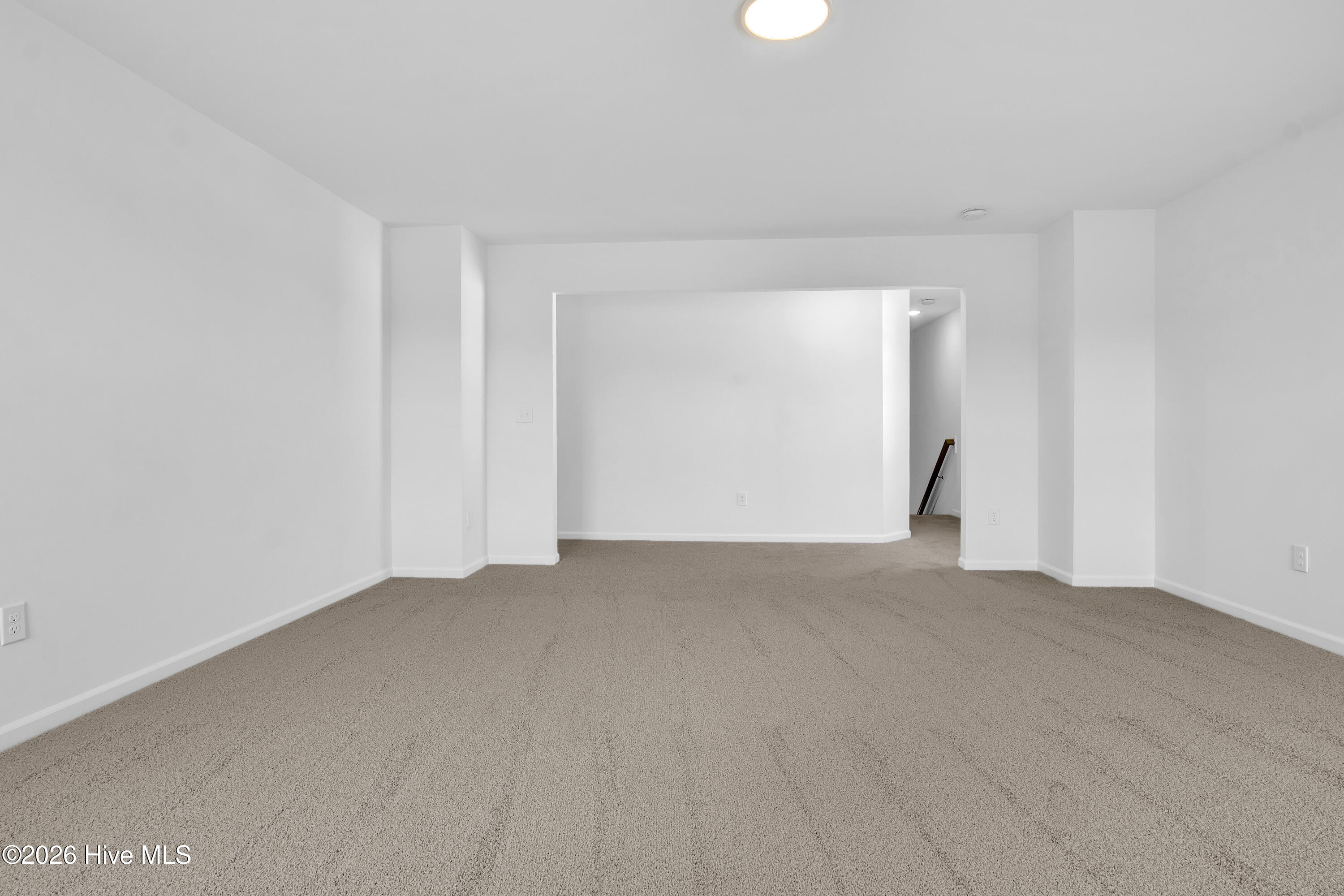 100563590 | Photo 32