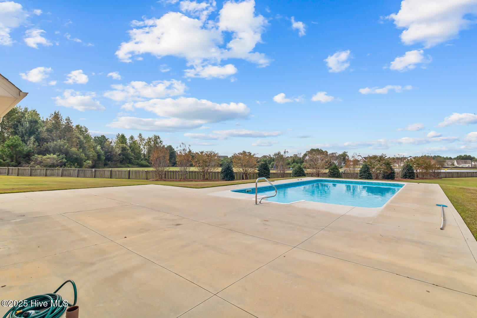 100532827 | Photo 68