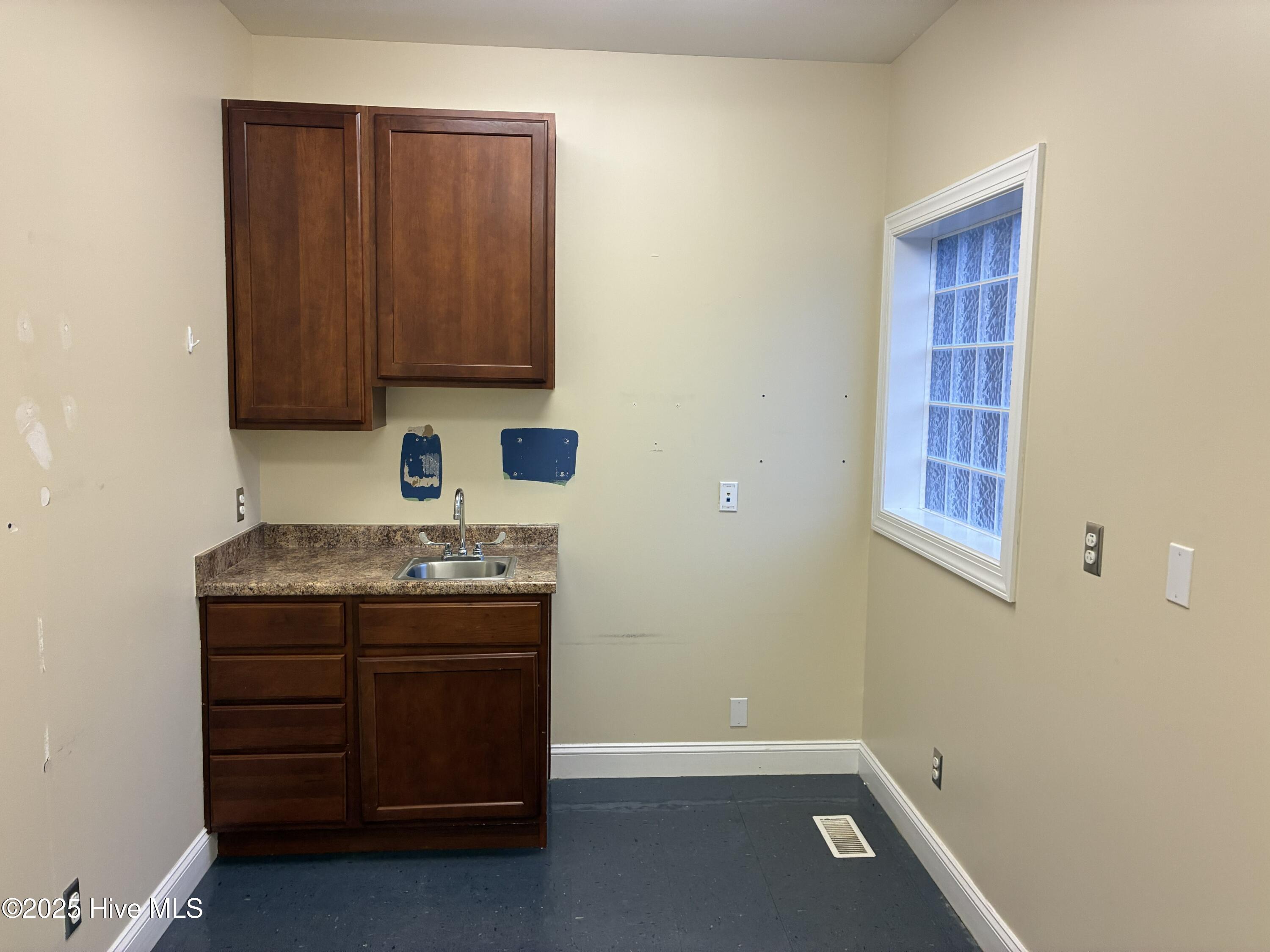 1177 N Road Street, Elizabeth City, NC, 27909